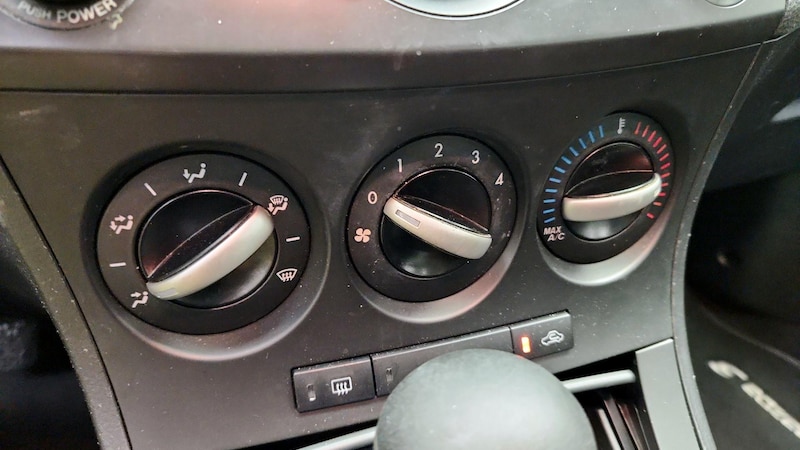 2013 Mazda Mazda3 i SV 15