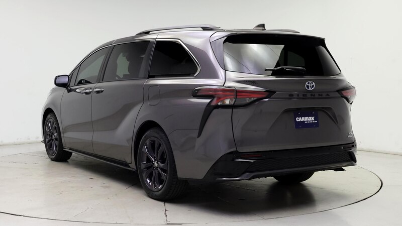 2022 Toyota Sienna XSE 2