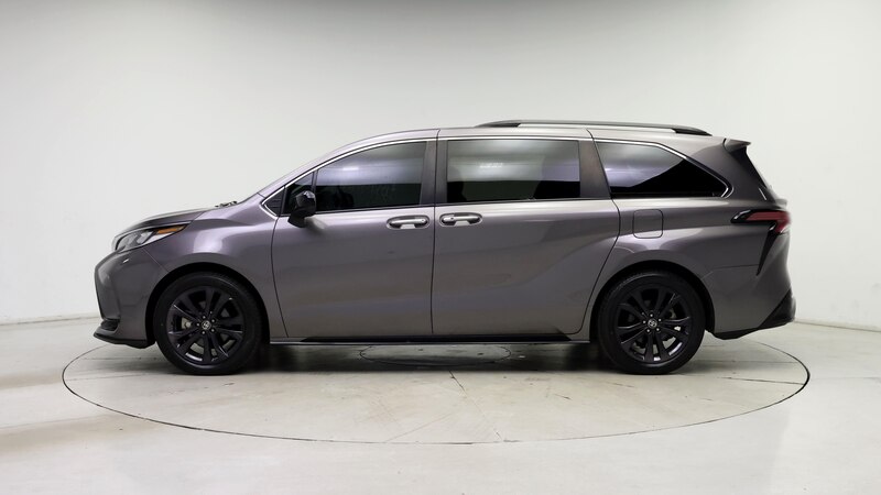 2022 Toyota Sienna XSE 3