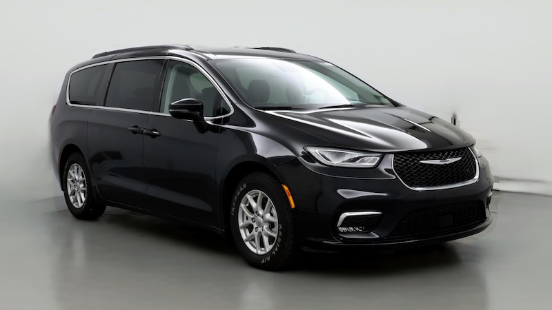 2022 Chrysler Pacifica Touring L Hero Image