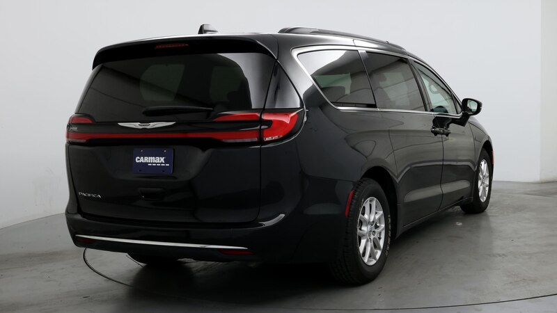 2022 Chrysler Pacifica Touring L 8