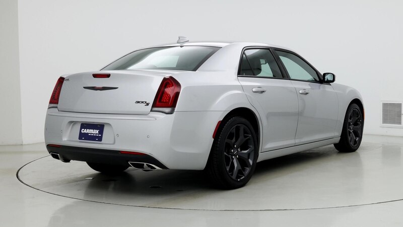 2023 Chrysler 300 S 8