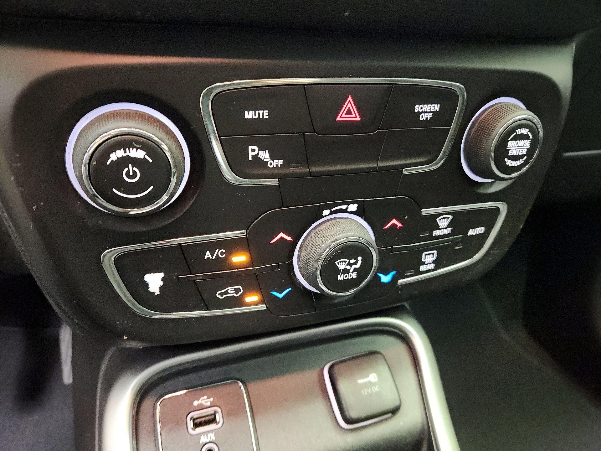 Thumbnail: 2018 Jeep Compass - 17