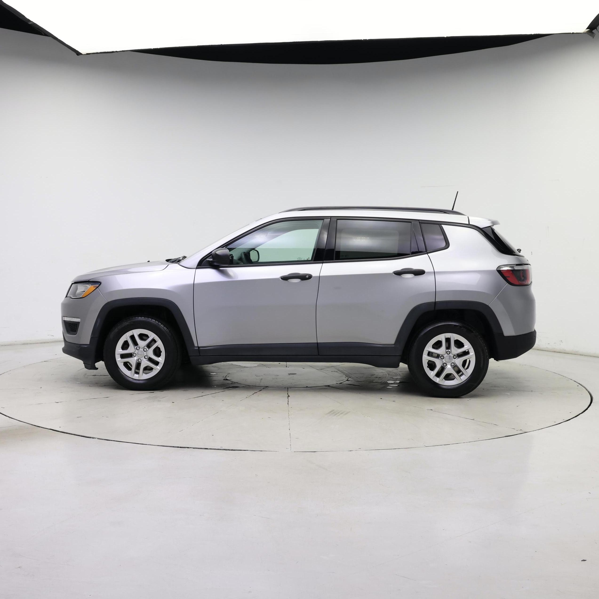 Thumbnail: 2018 Jeep Compass - 3