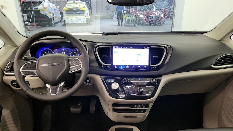 2022 Chrysler Pacifica Touring L 9