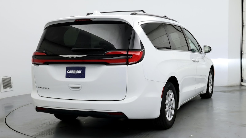 2022 Chrysler Pacifica Touring L 8