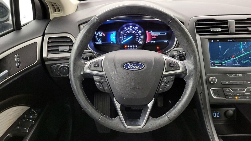 2019 Ford Fusion SE 10