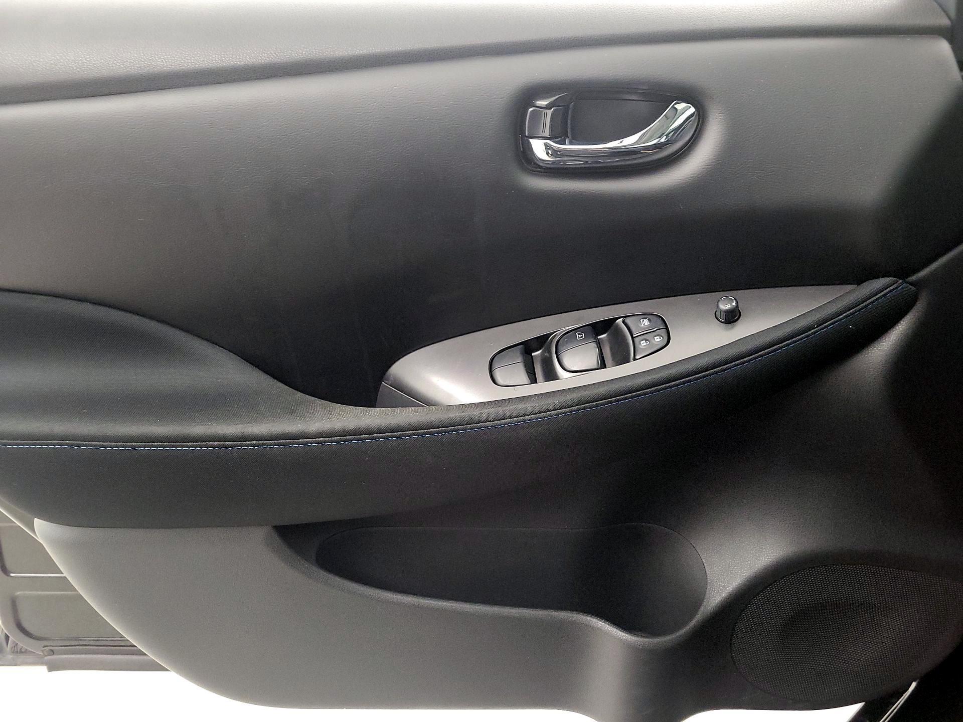 Thumbnail: 2019 Nissan Leaf - 12