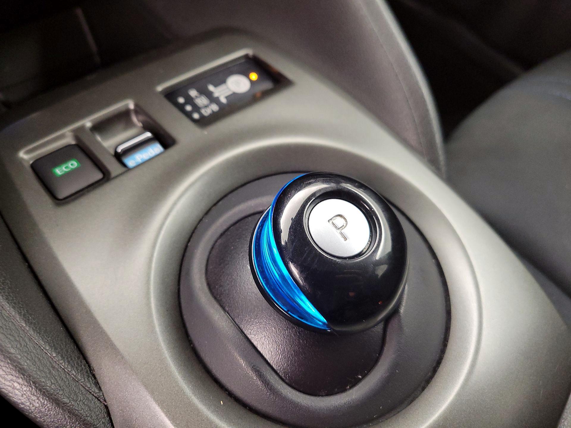 Thumbnail: 2019 Nissan Leaf - 17