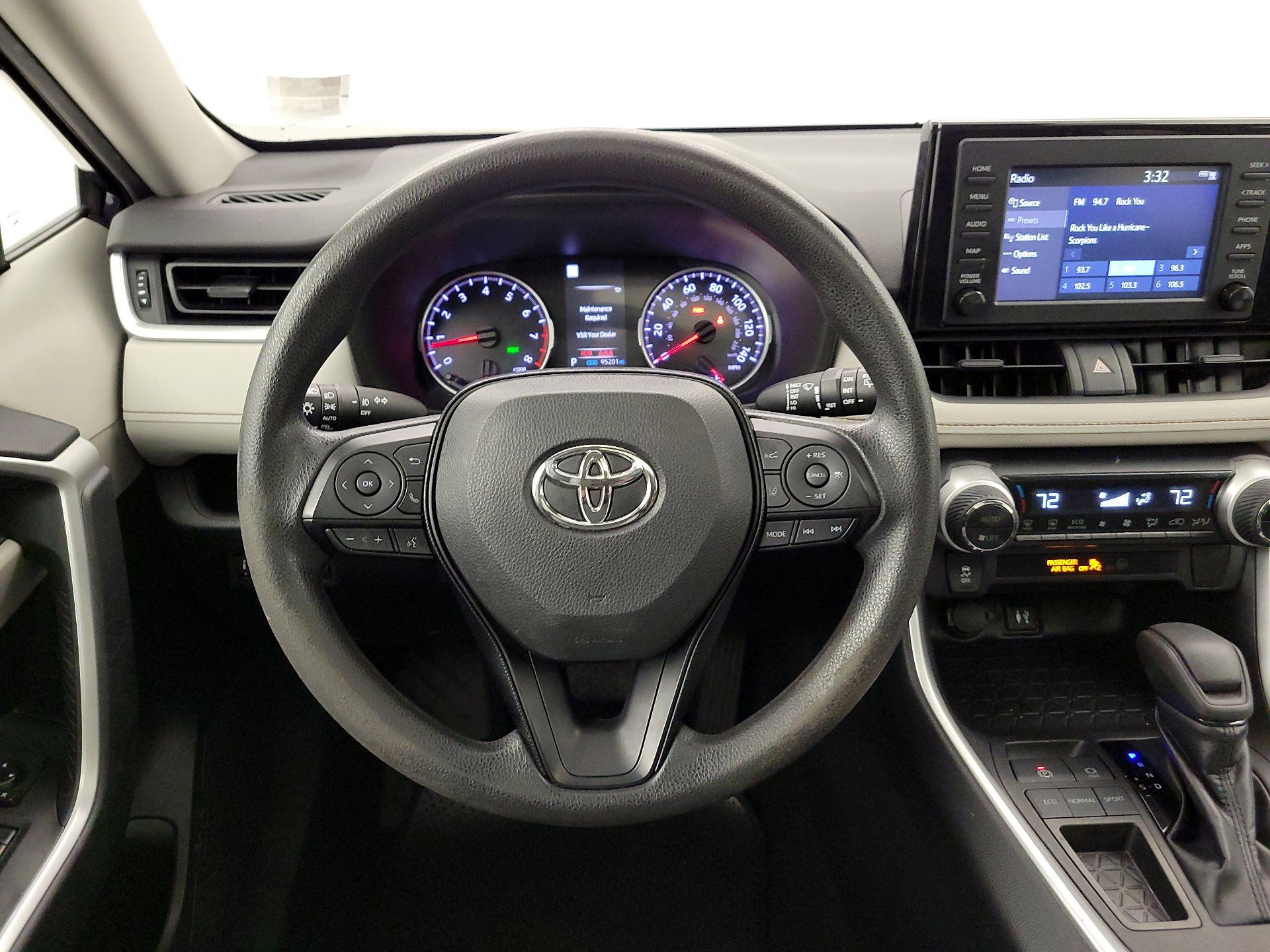 Thumbnail: 2019 Toyota RAV4 - 10