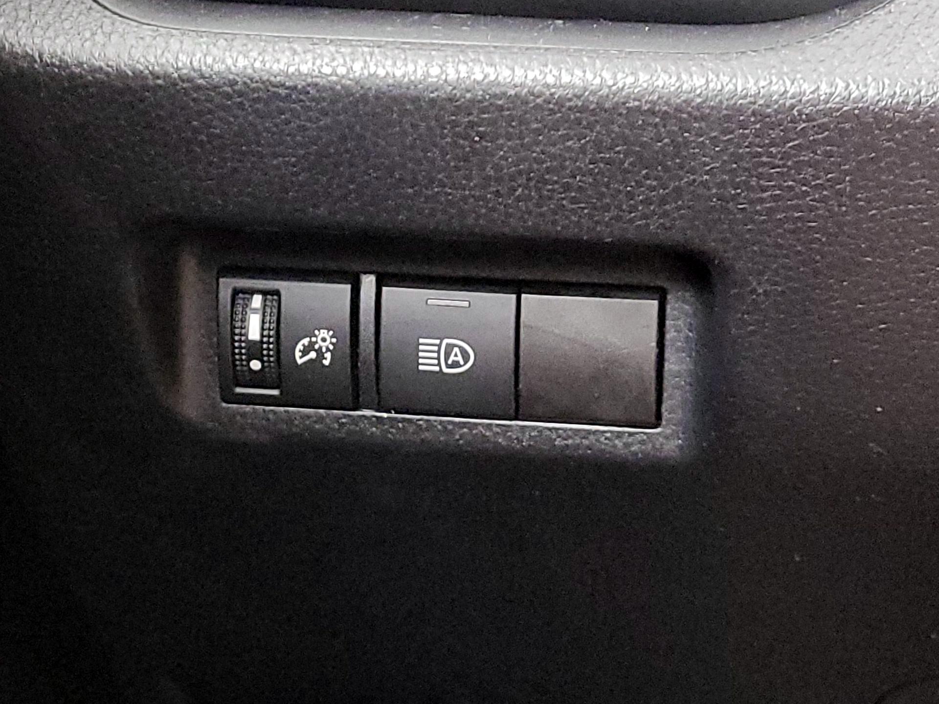 Thumbnail: 2019 Toyota RAV4 - 13