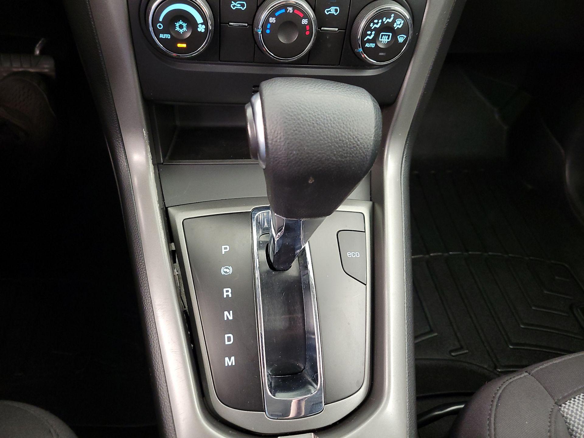 Thumbnail: 2014 Chevrolet Captiva Sport - 16