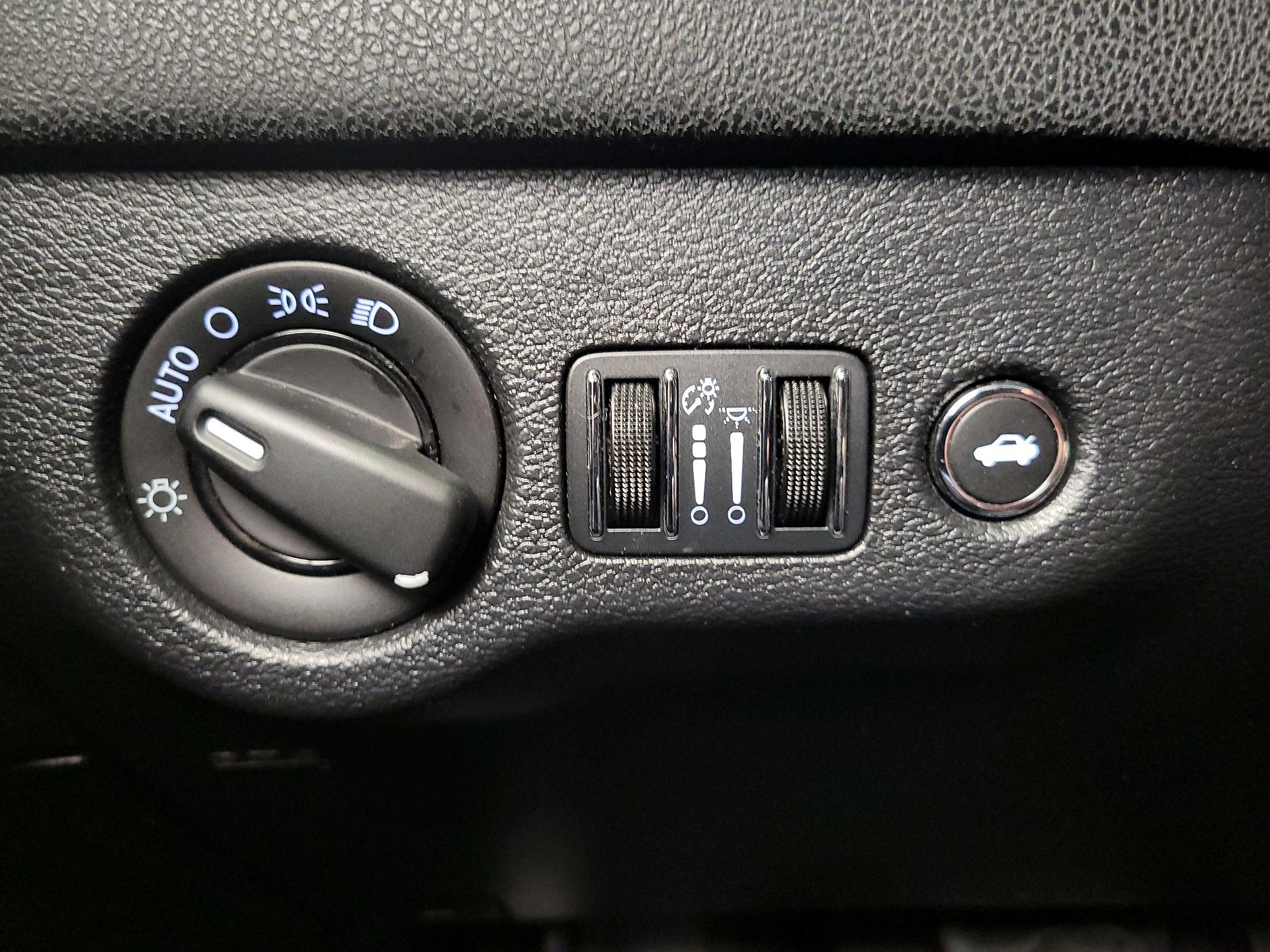 Thumbnail: 2014 Dodge Charger - 13