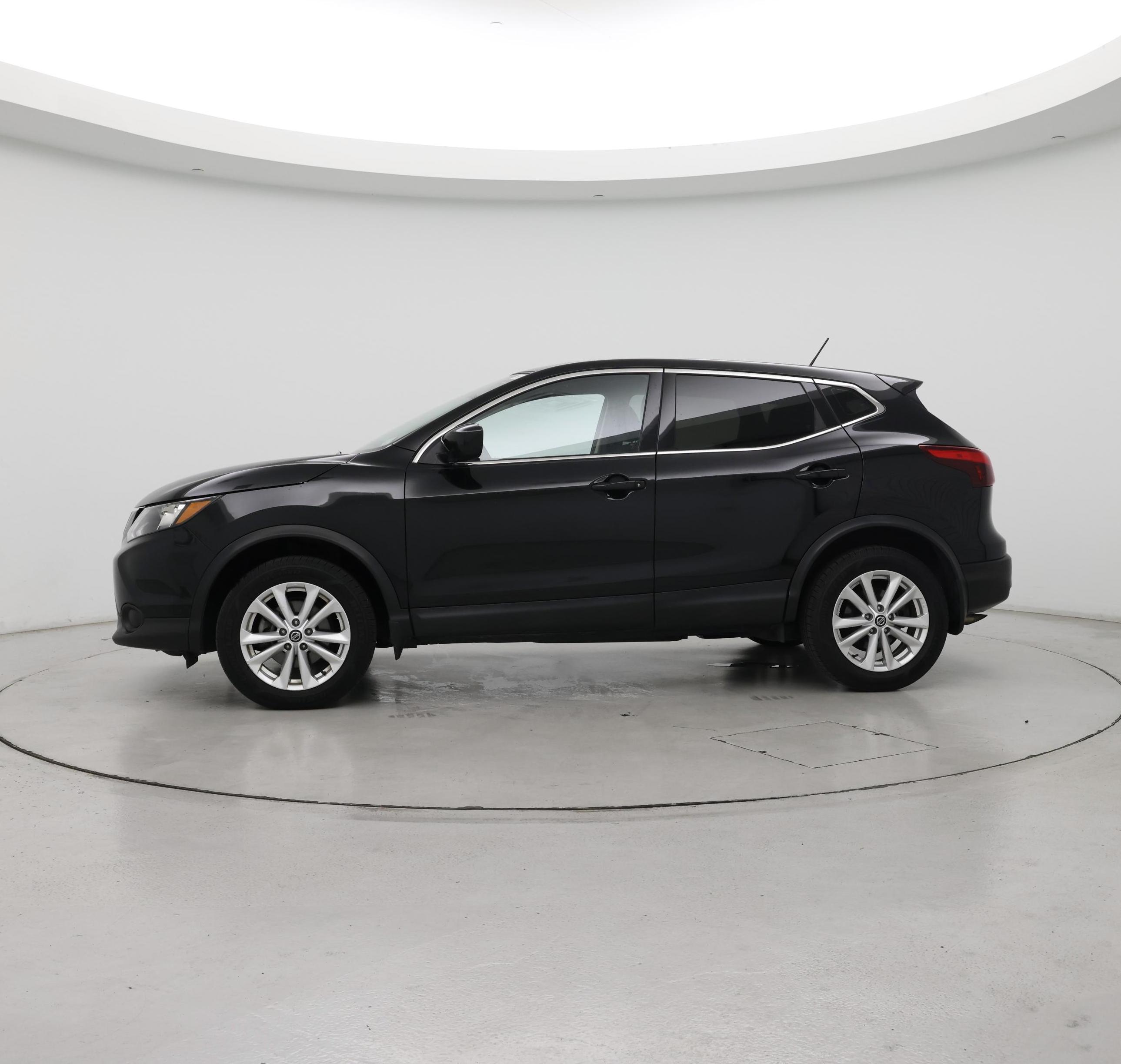Thumbnail: 2019 Nissan Rogue Sport - 3