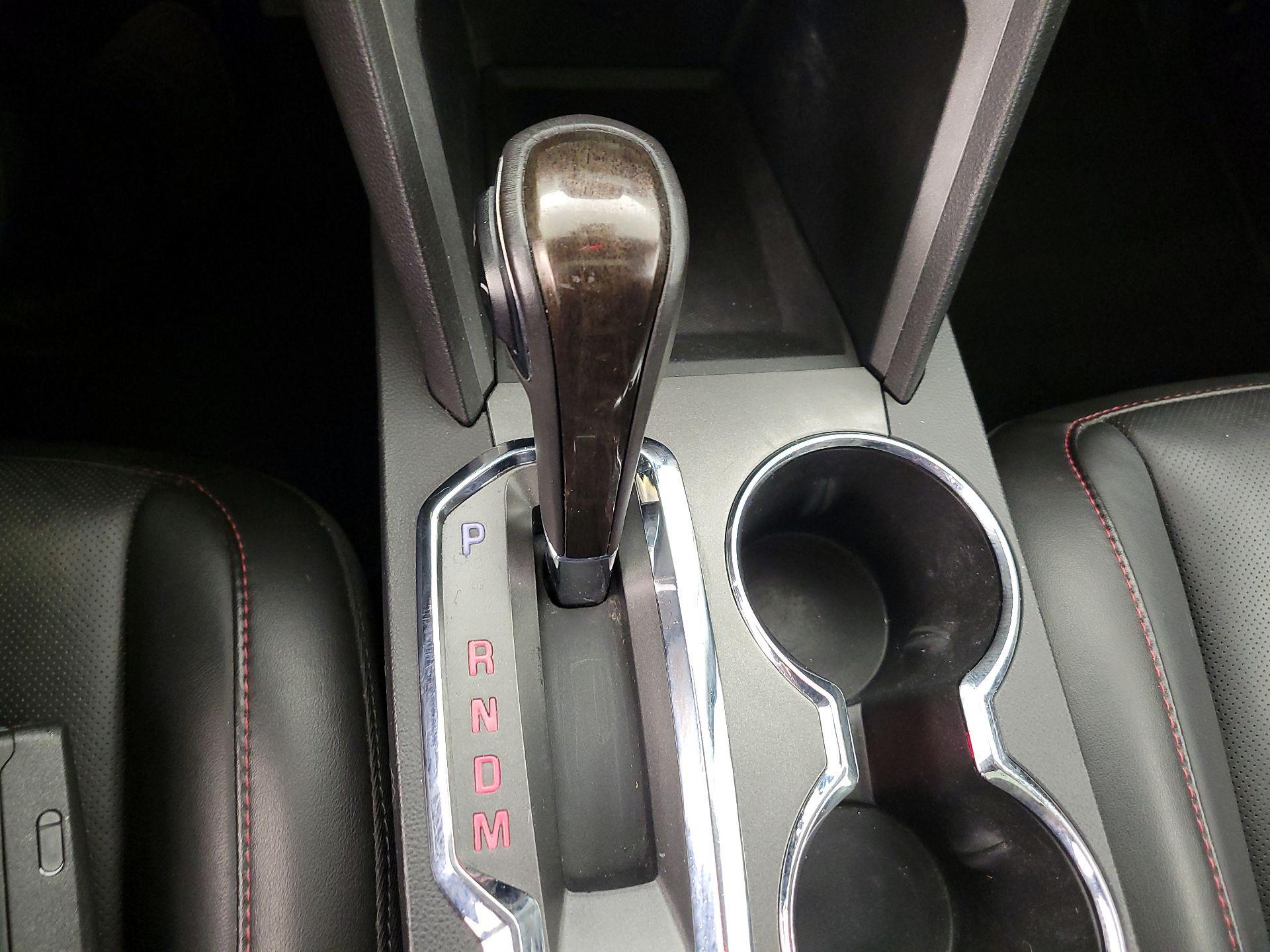 Thumbnail: 2015 GMC Terrain - 17