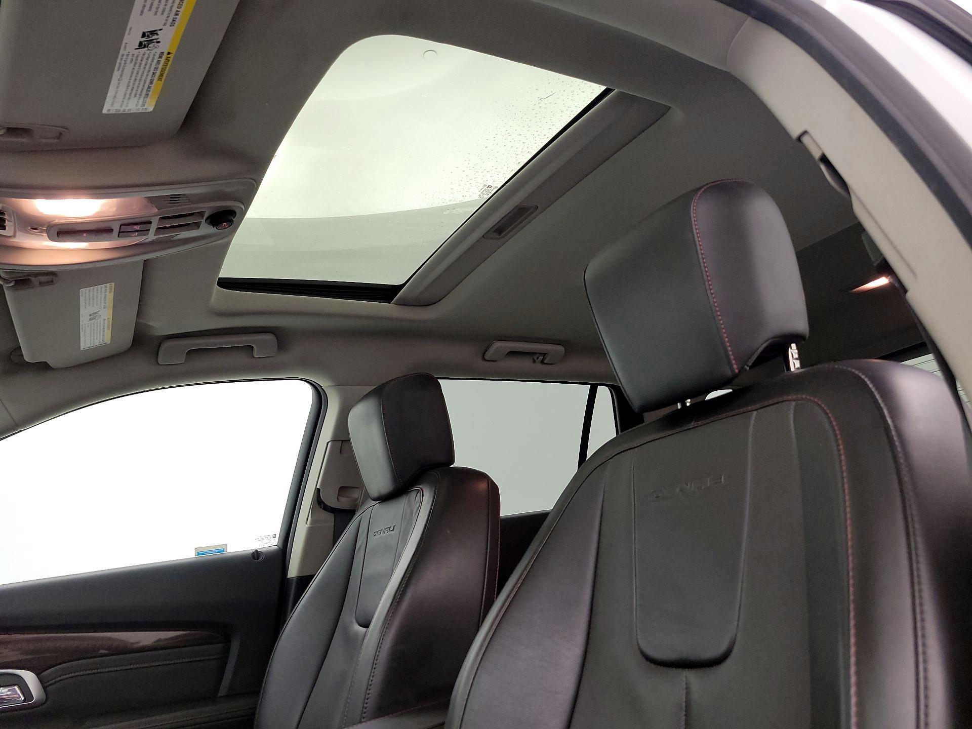 Thumbnail: 2015 GMC Terrain - 19