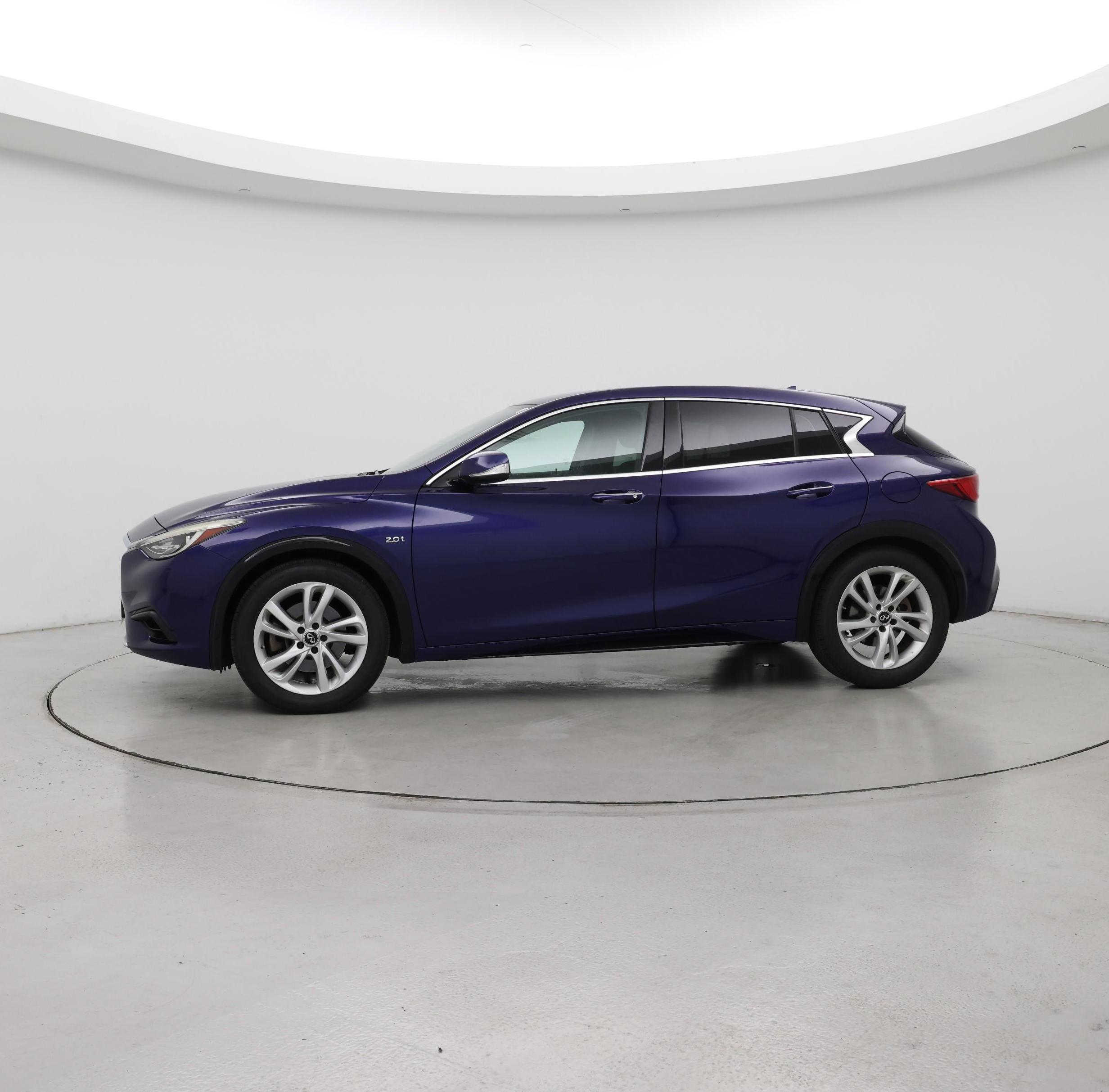 Thumbnail: 2017 INFINITI QX30 - 3