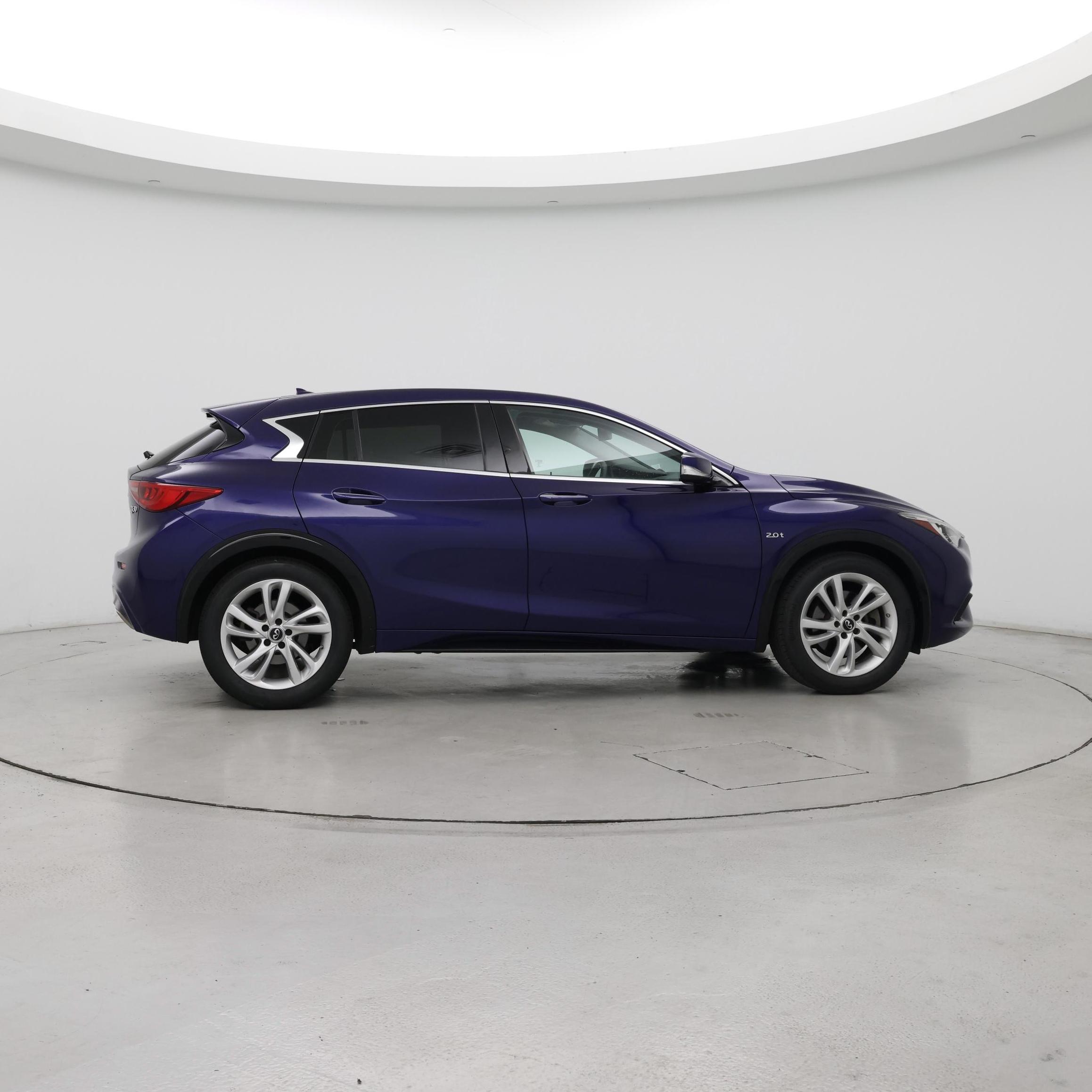 Thumbnail: 2017 INFINITI QX30 - 7