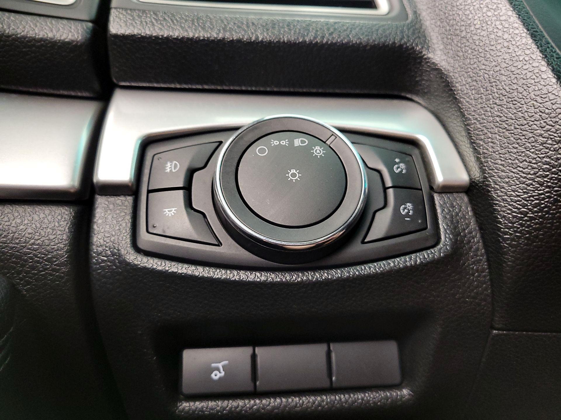 Thumbnail: 2017 Ford Explorer - 13