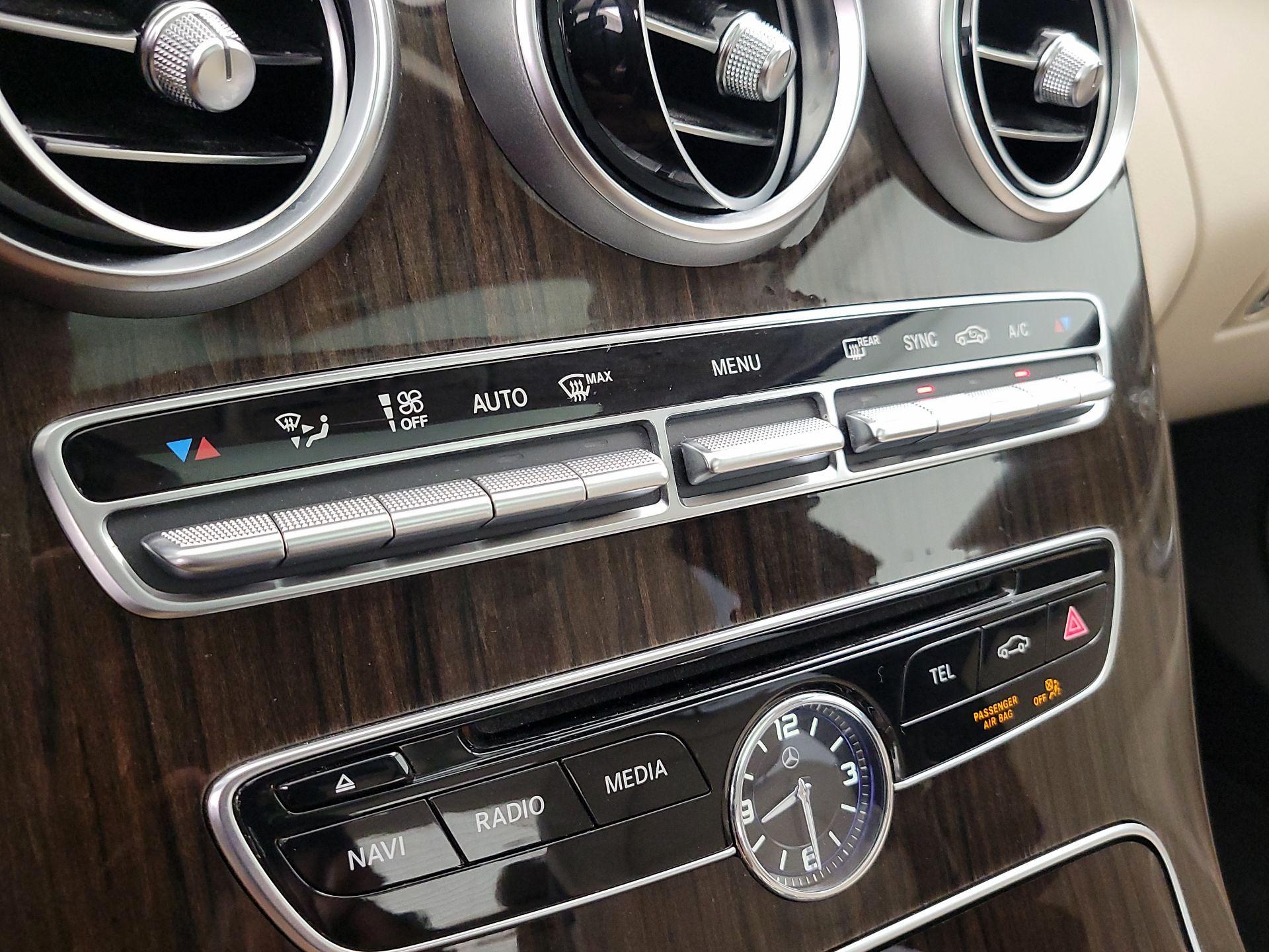 Thumbnail: 2015 Mercedes-Benz C-Class - 17