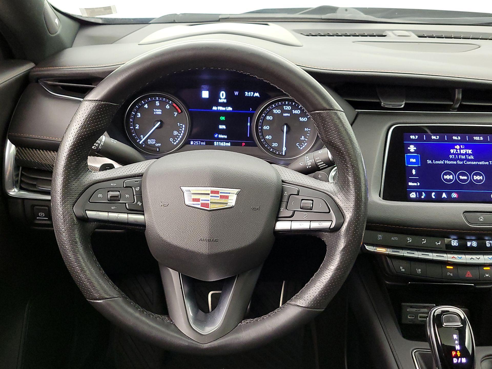 Thumbnail: 2020 Cadillac XT4 - 10