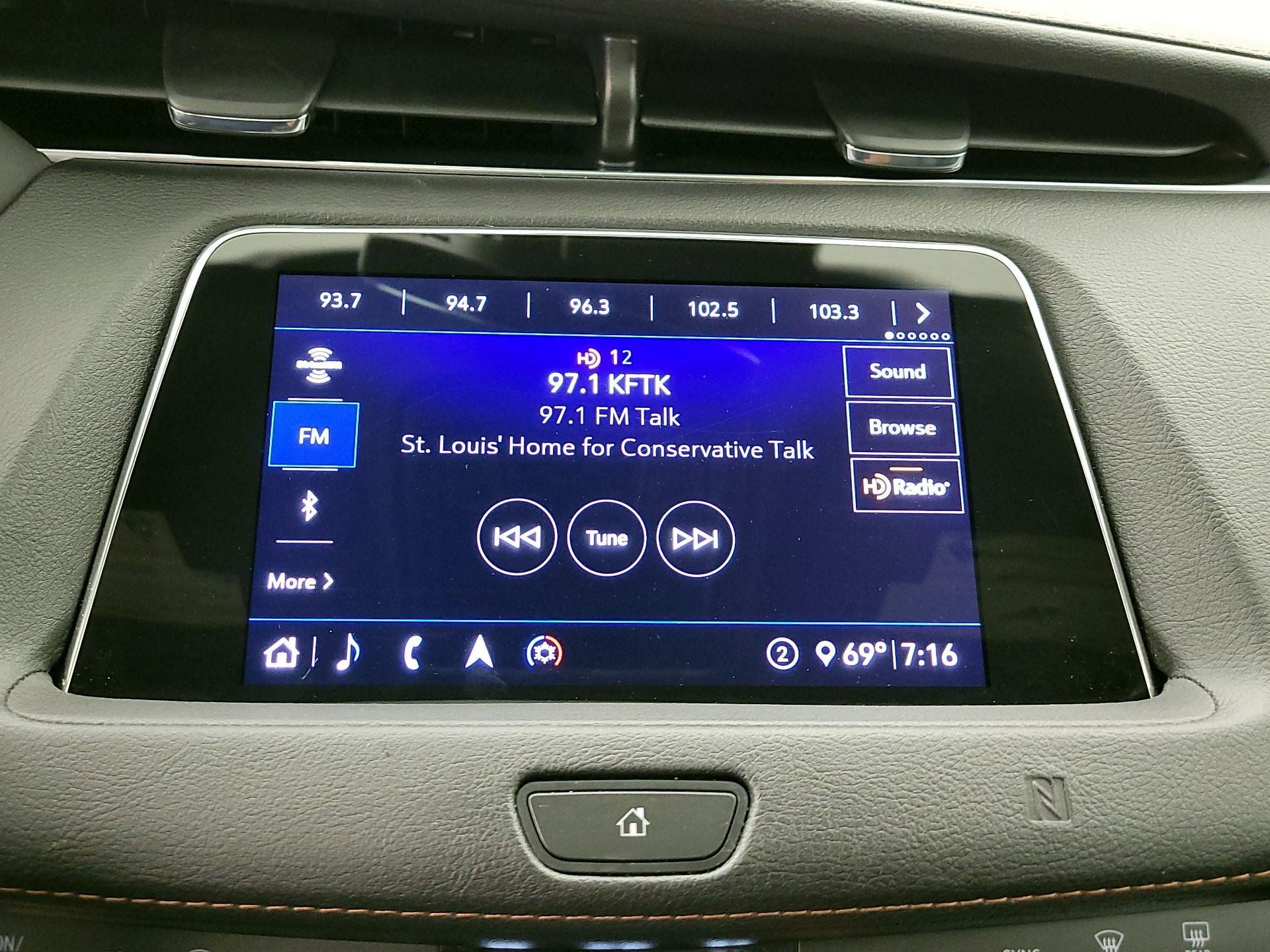 Thumbnail: 2020 Cadillac XT4 - 16