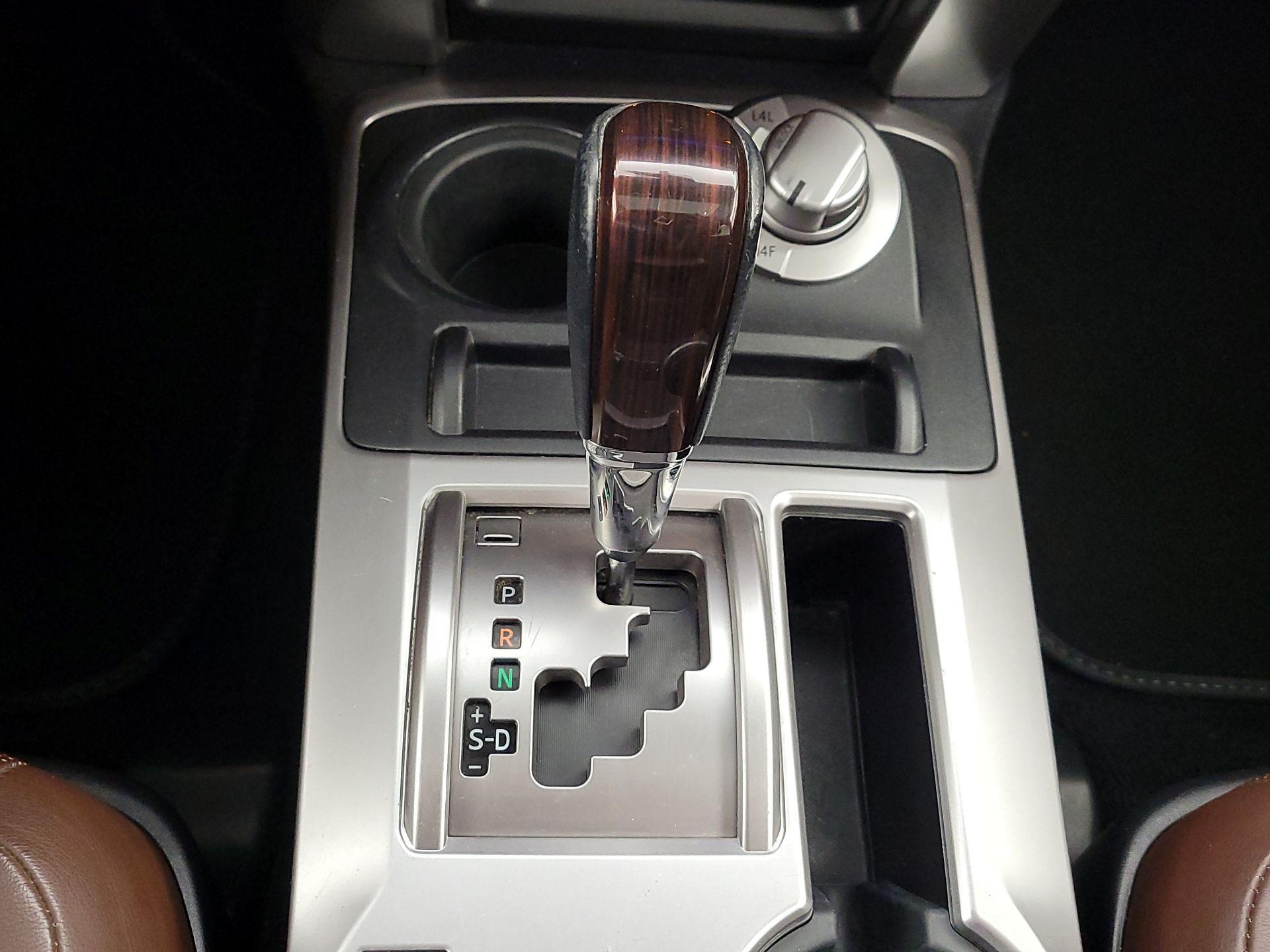 Thumbnail: 2016 Toyota 4Runner - 18