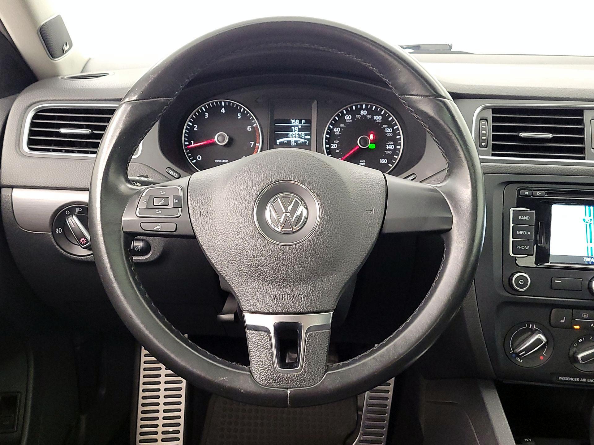 Thumbnail: 2014 Volkswagen Jetta - 10