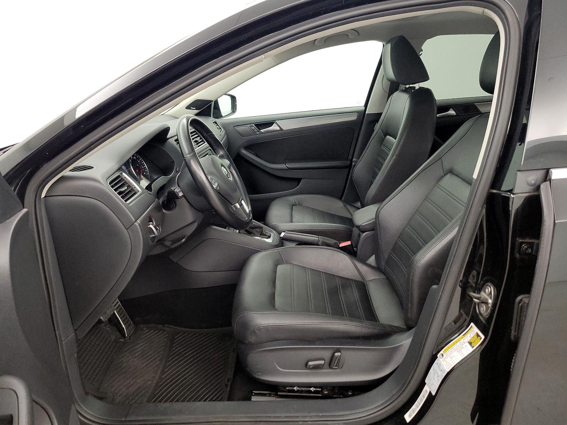 Thumbnail: 2014 Volkswagen Jetta - 11