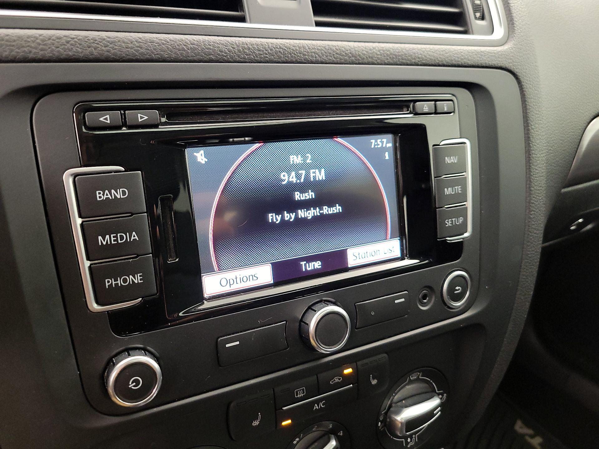 Thumbnail: 2014 Volkswagen Jetta - 16