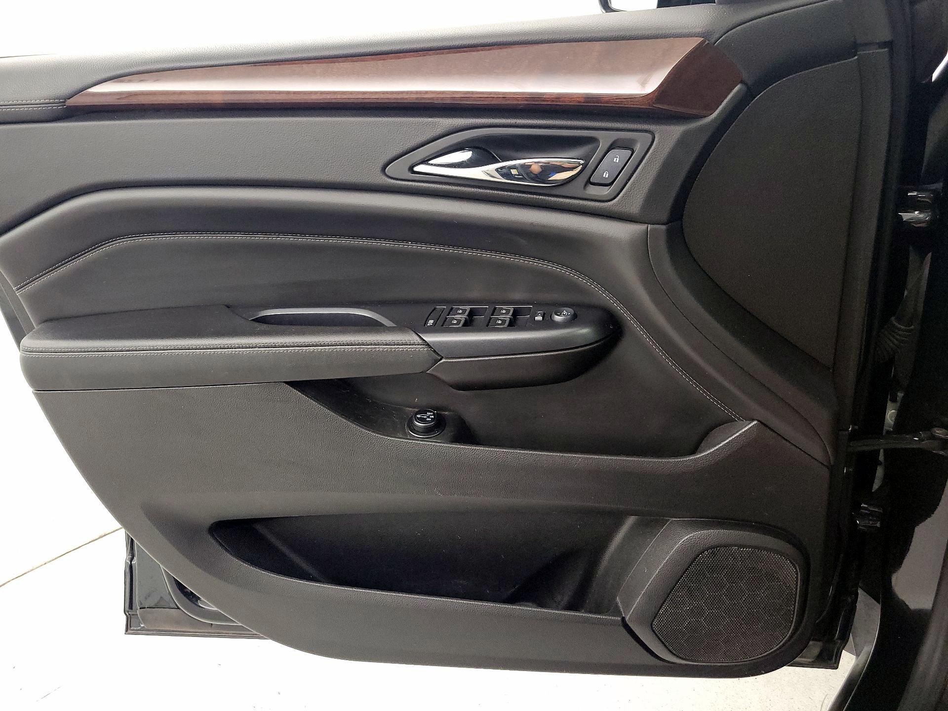 Thumbnail: 2014 Cadillac SRX - 12