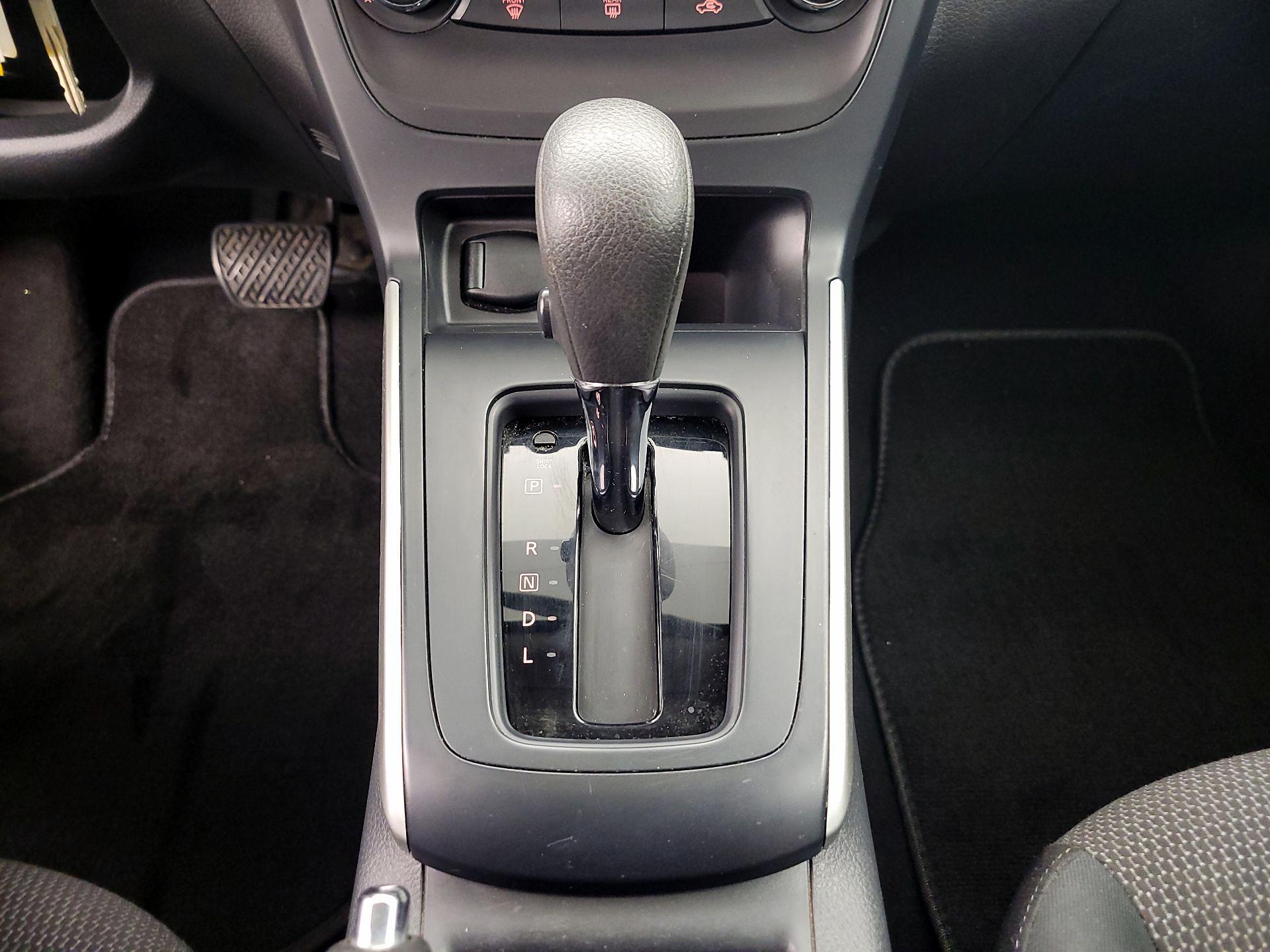 Thumbnail: 2018 Nissan Sentra - 17