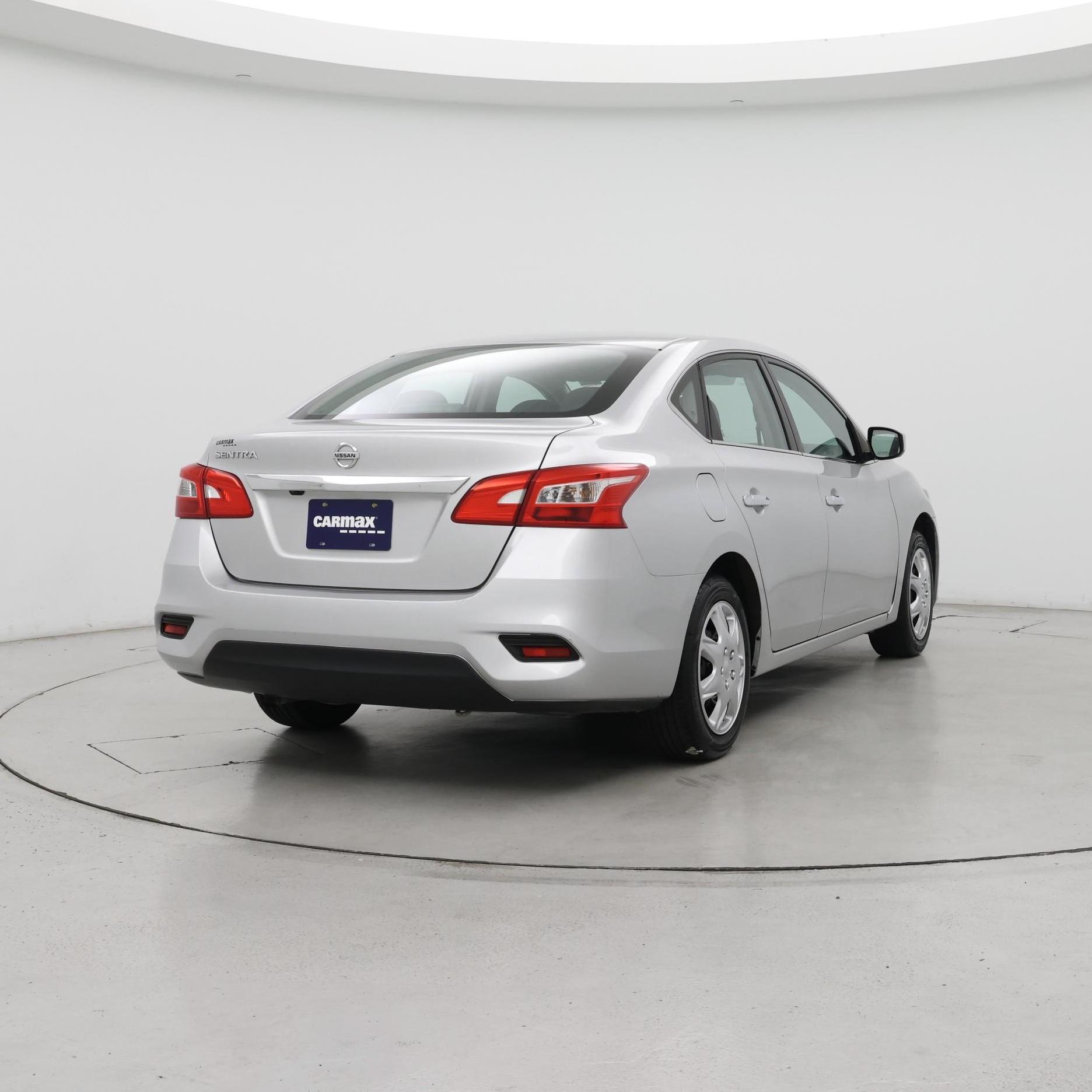 Thumbnail: 2018 Nissan Sentra - 8