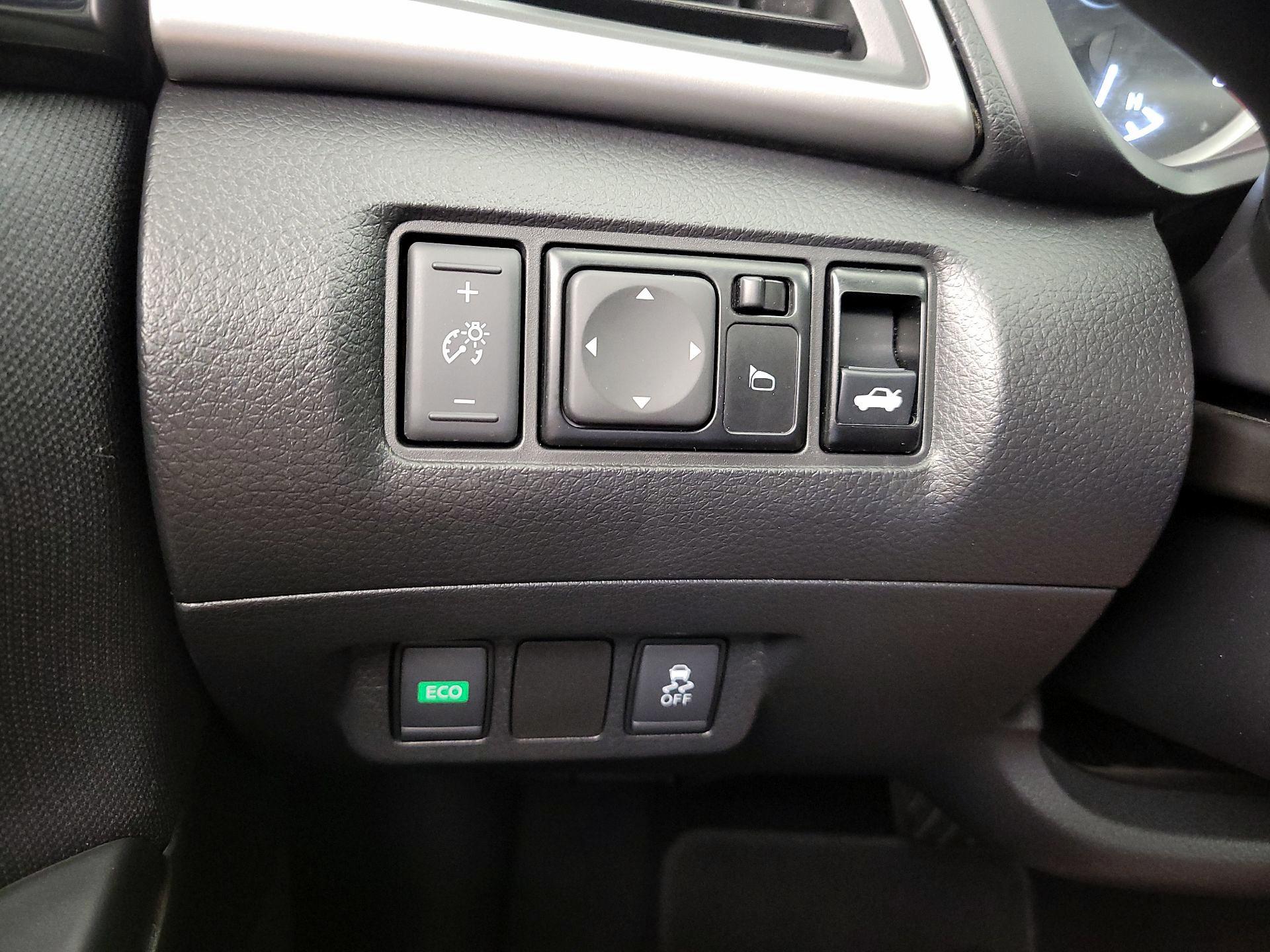 Thumbnail: 2019 Nissan Sentra - 13