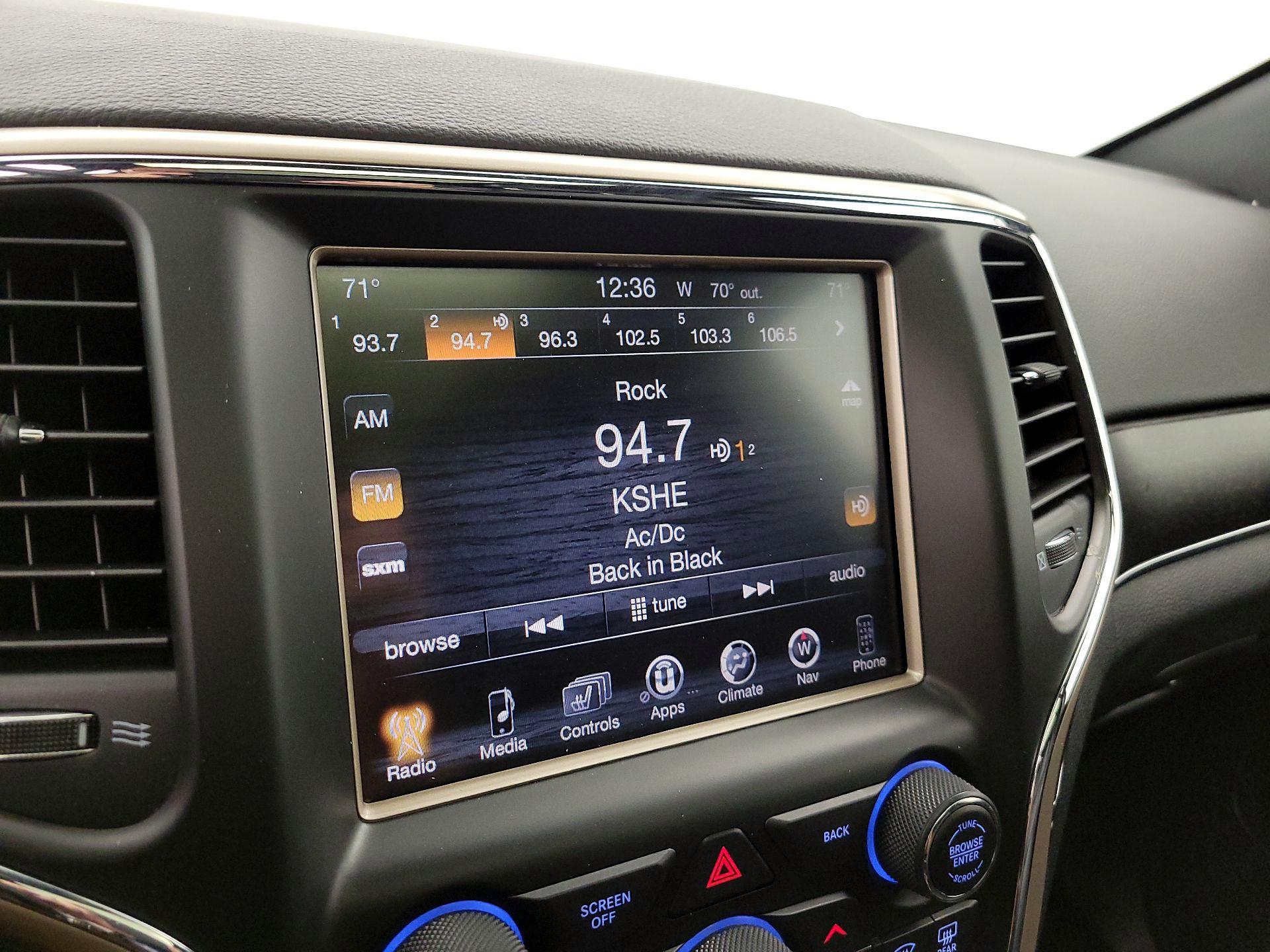 Thumbnail: 2015 Jeep Grand Cherokee - 16