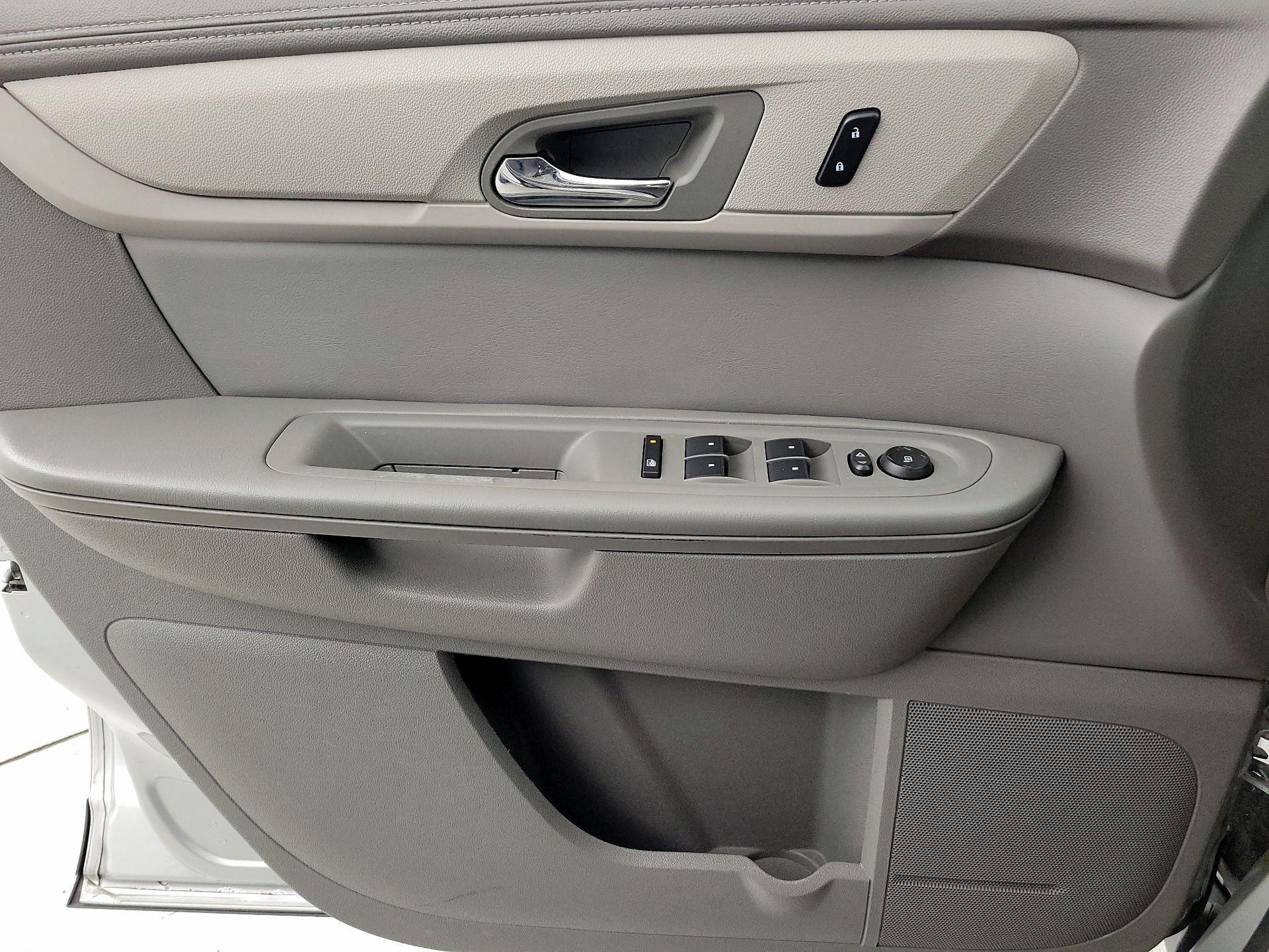 Thumbnail: 2014 Chevrolet Traverse - 12