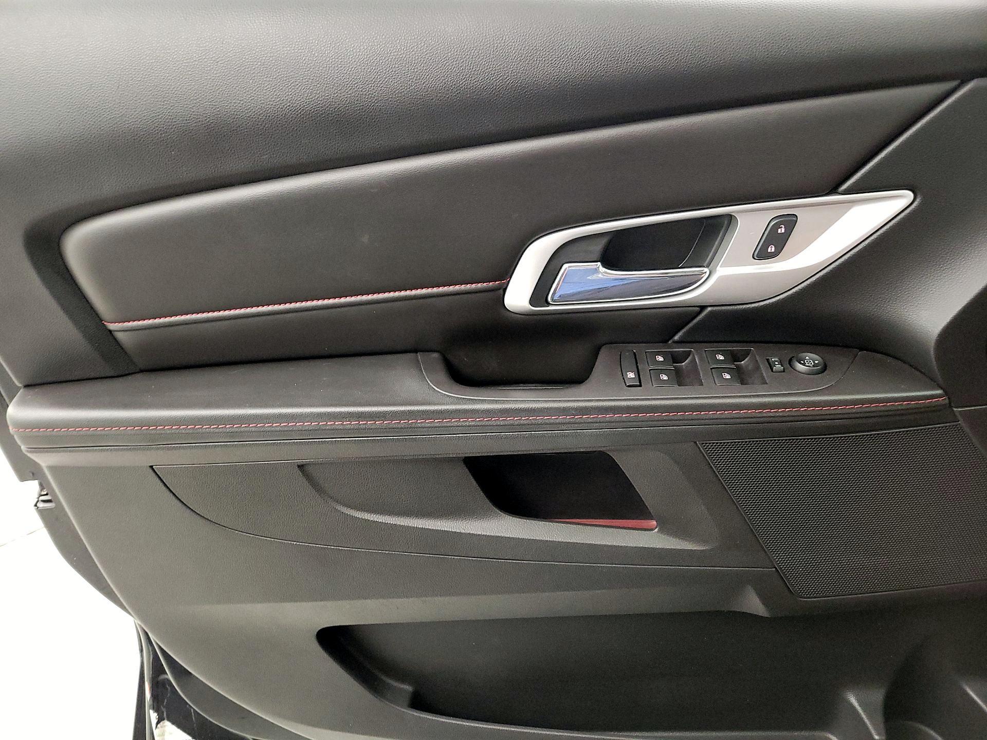 Thumbnail: 2015 GMC Terrain - 12