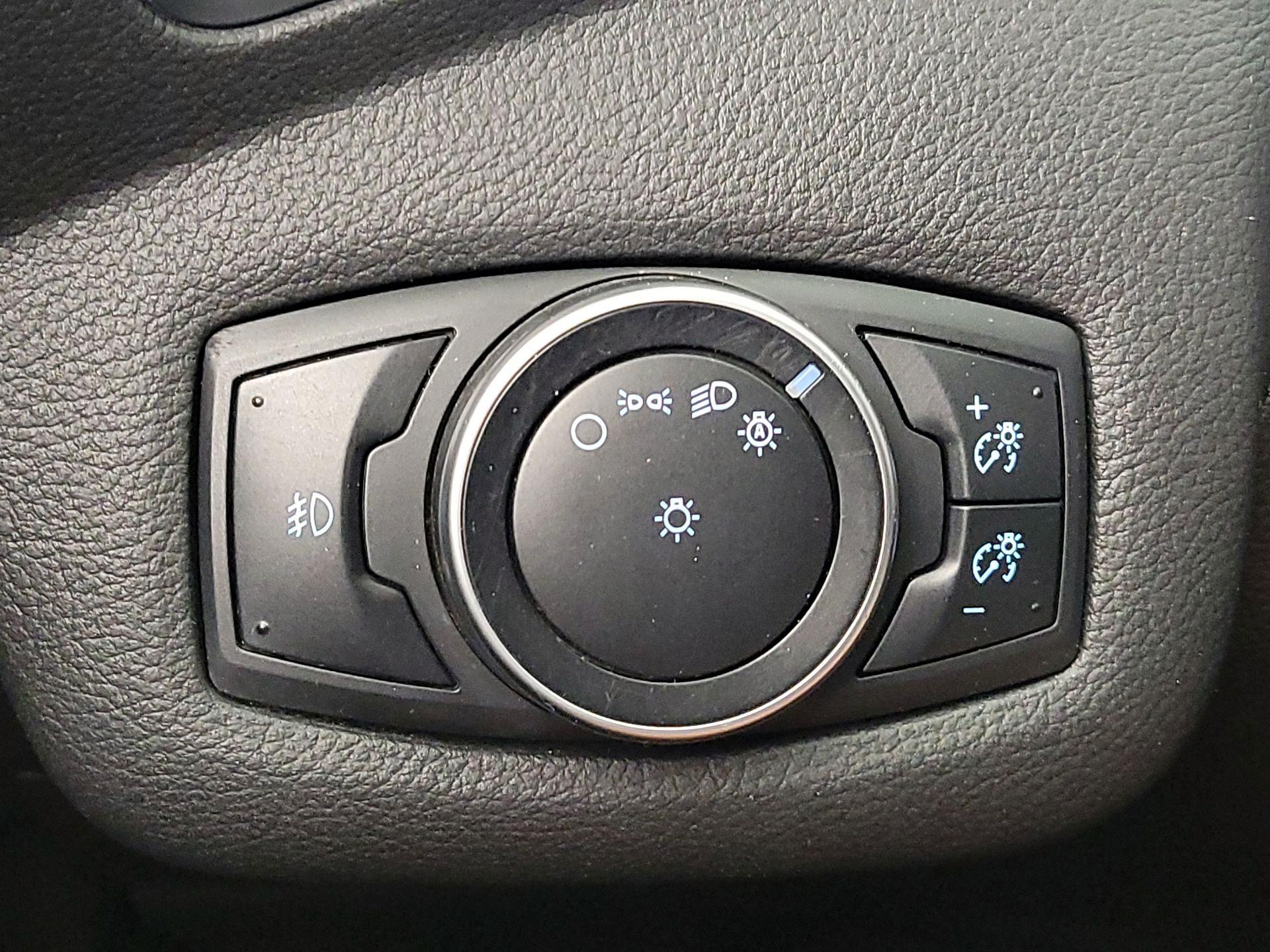 Thumbnail: 2016 Ford Escape - 13