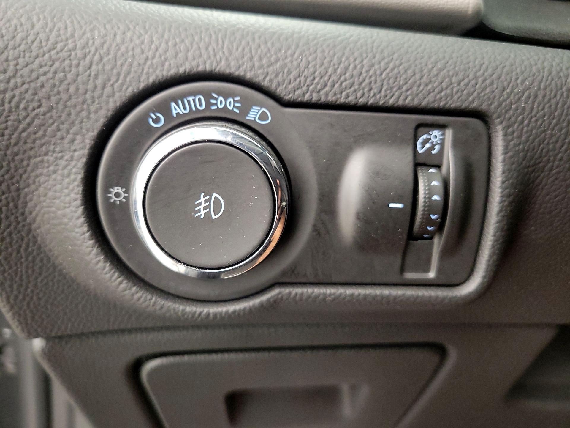 Thumbnail: 2016 Buick Verano - 13