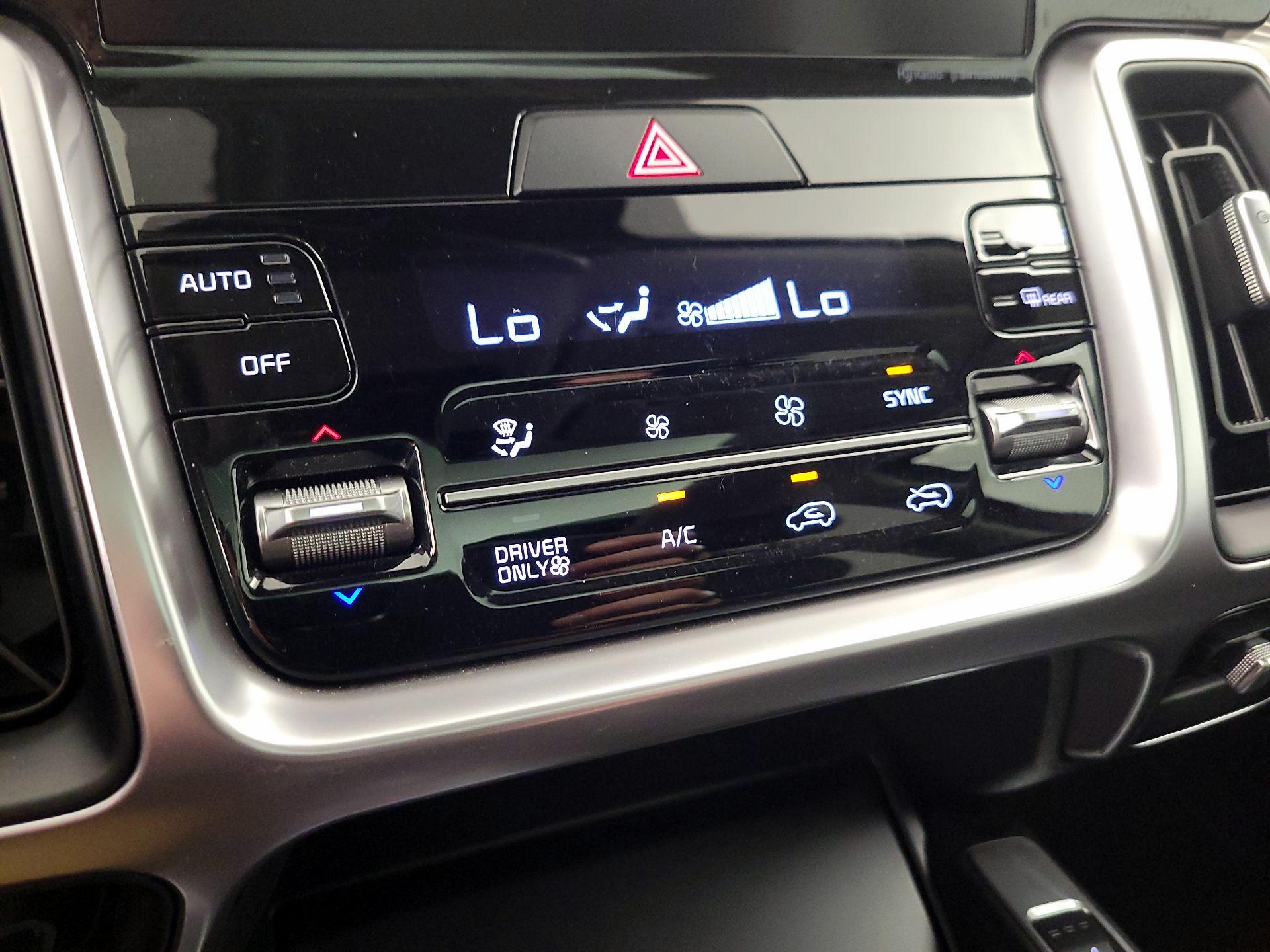 Thumbnail: 2021 Kia Sorento - 16
