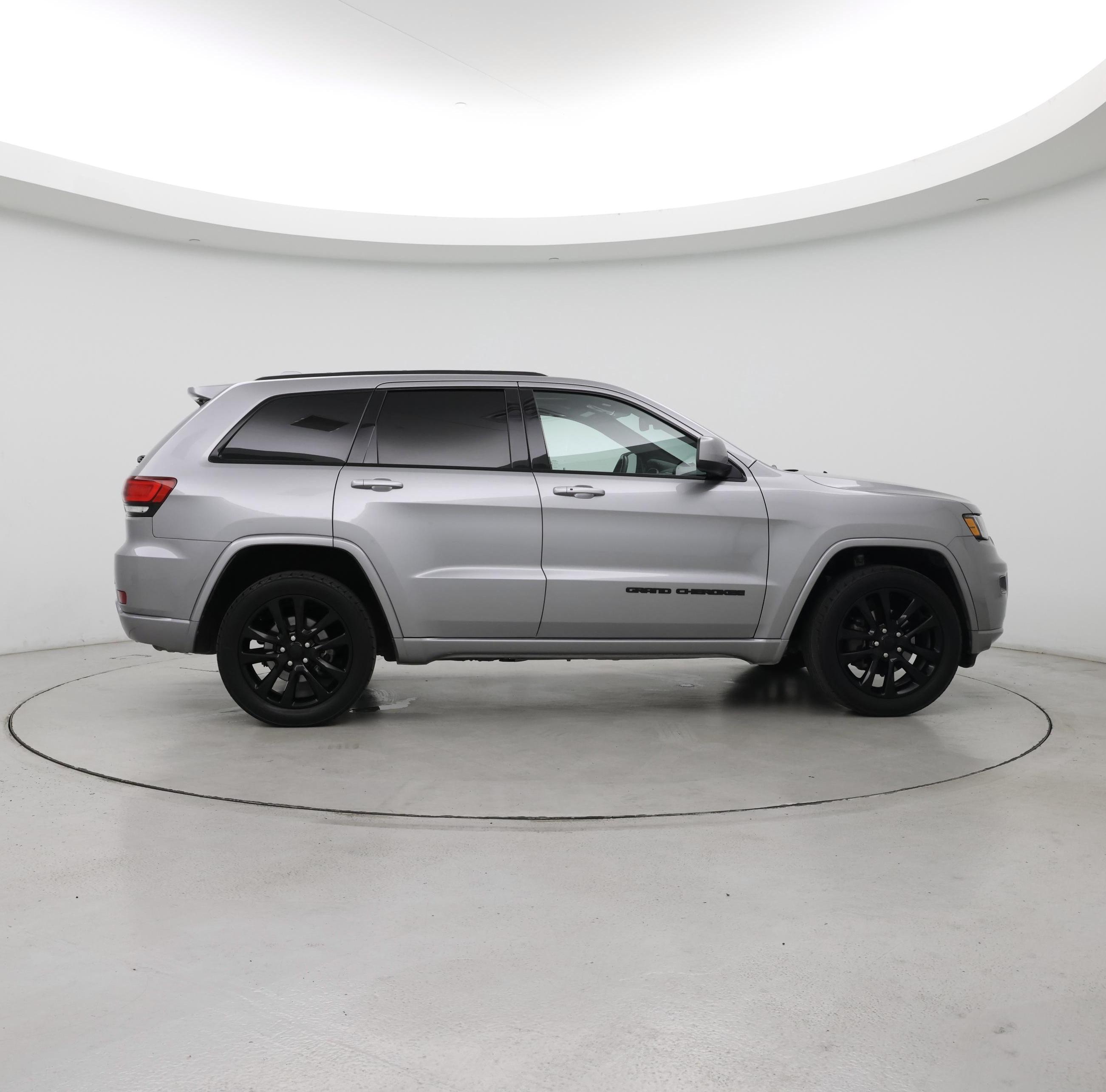 Thumbnail: 2020 Jeep Grand Cherokee - 7