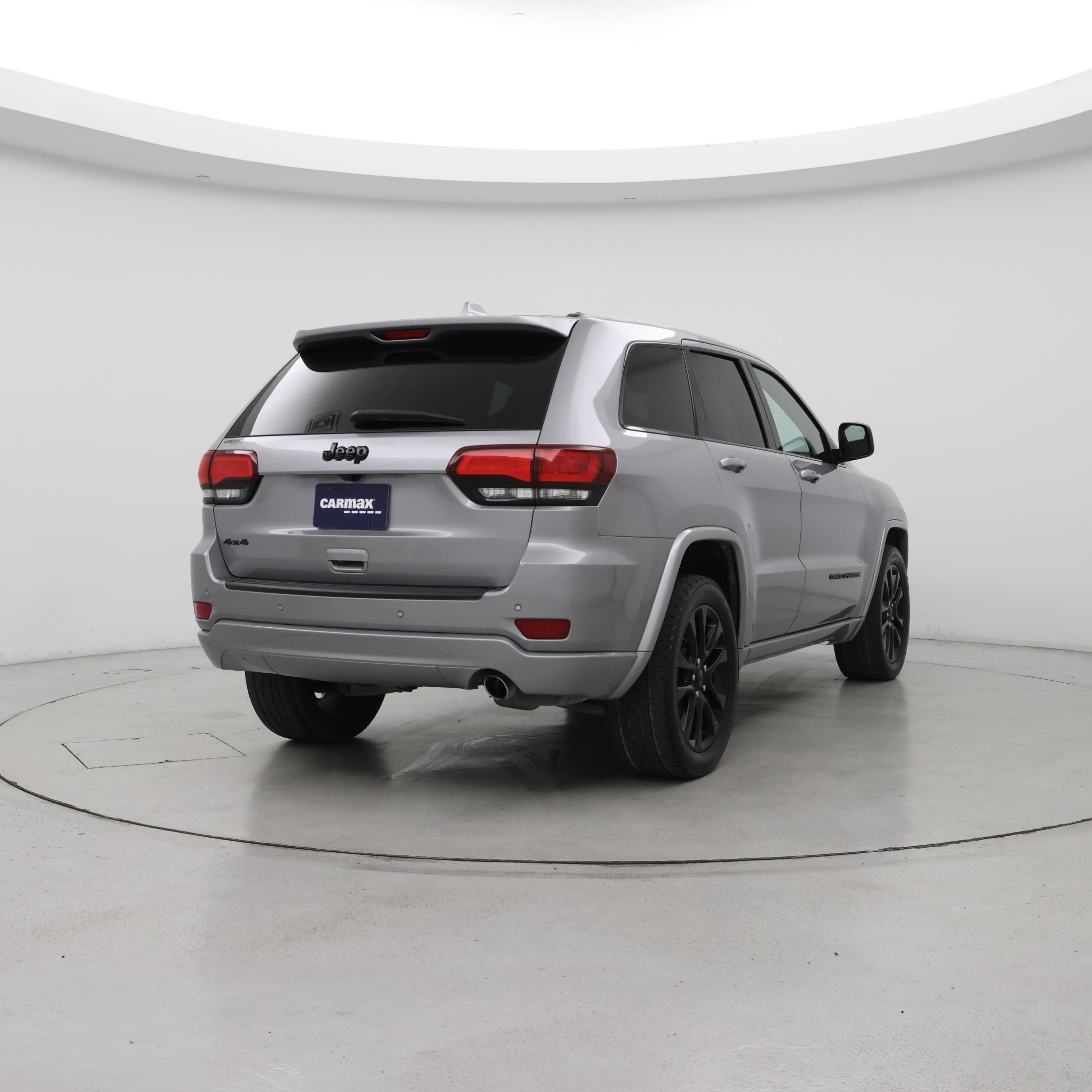 Thumbnail: 2020 Jeep Grand Cherokee - 8