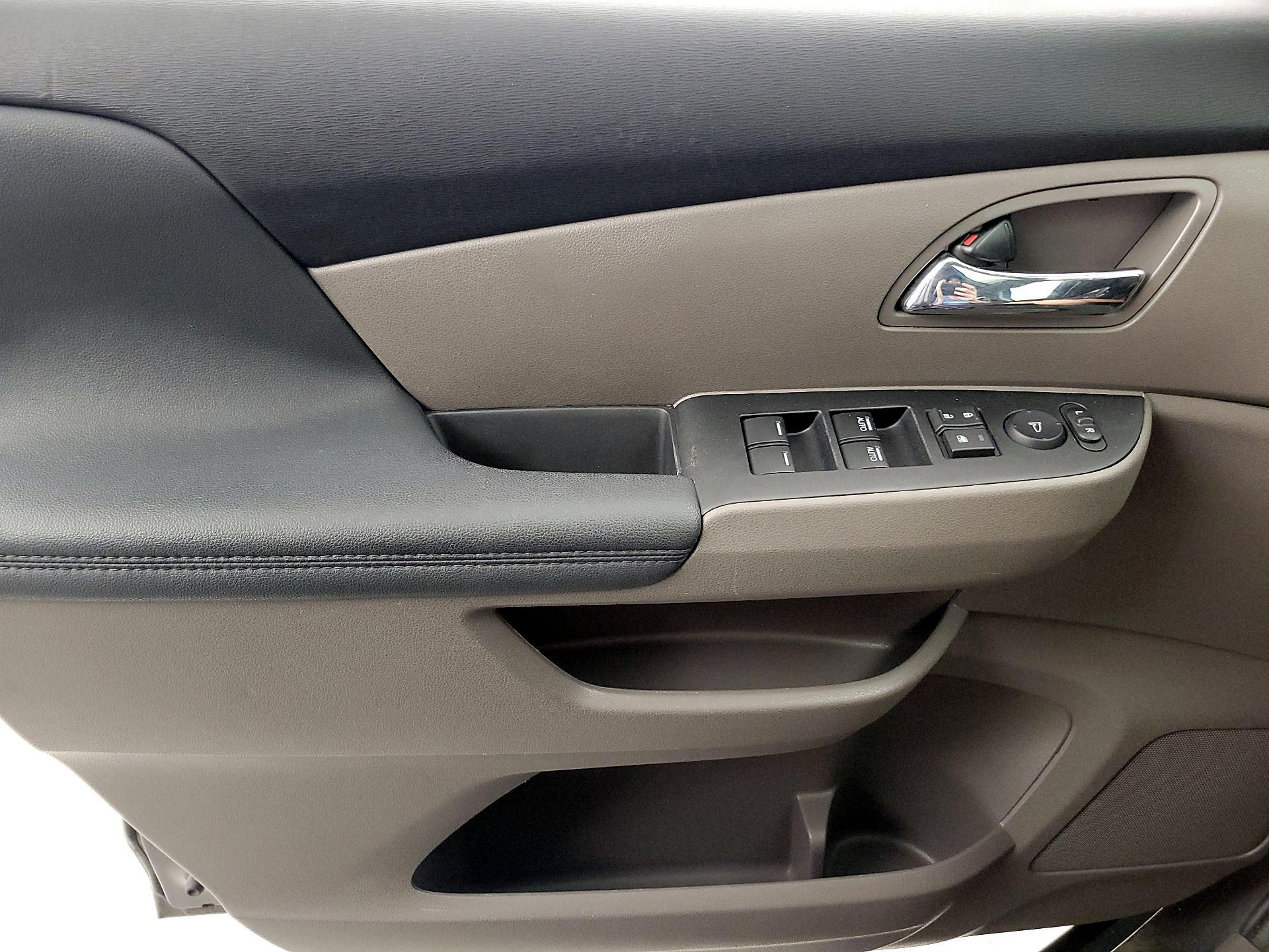 Thumbnail: 2016 Honda Odyssey - 12