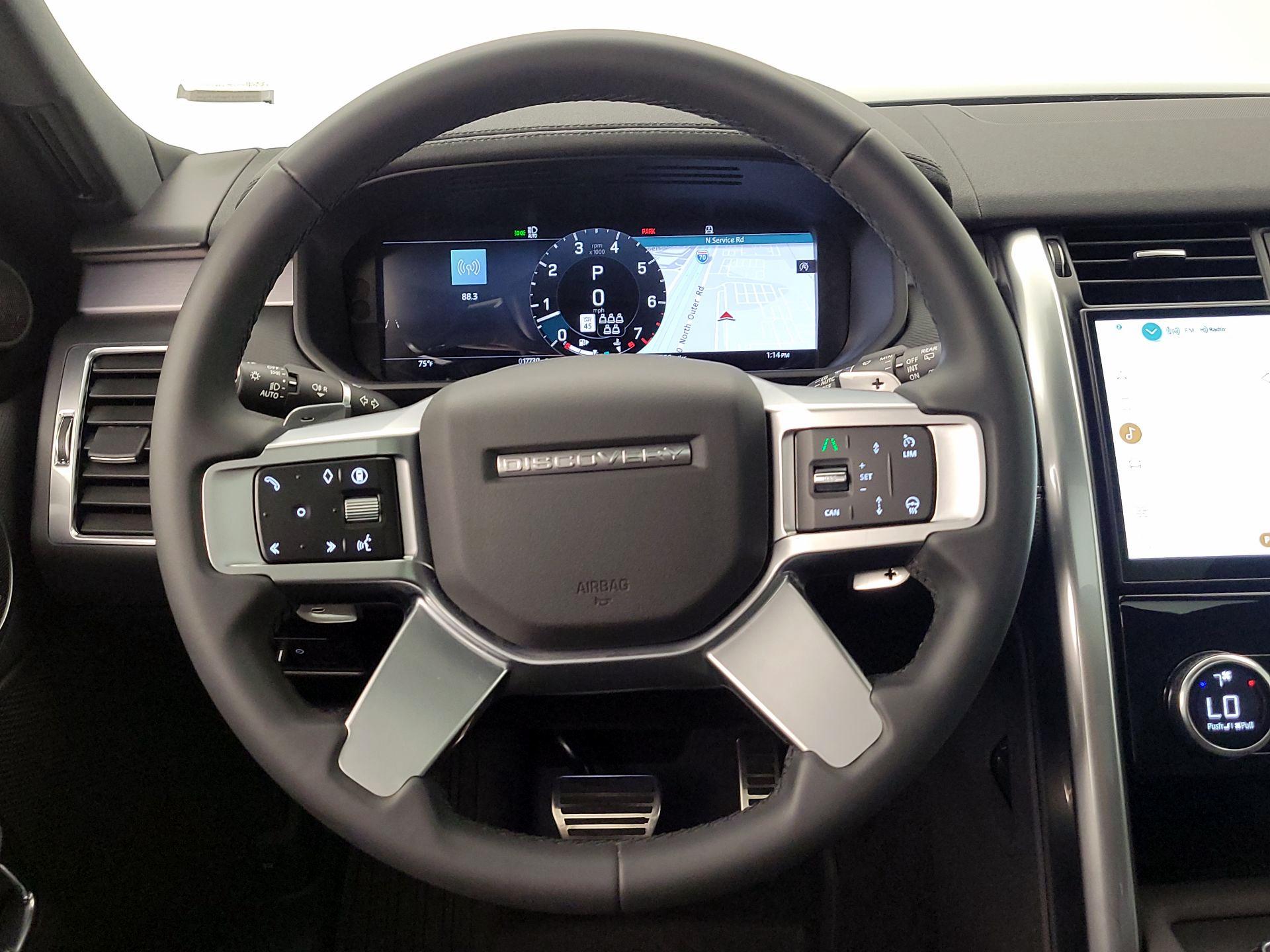 Thumbnail: 2024 Land Rover Discovery - 10