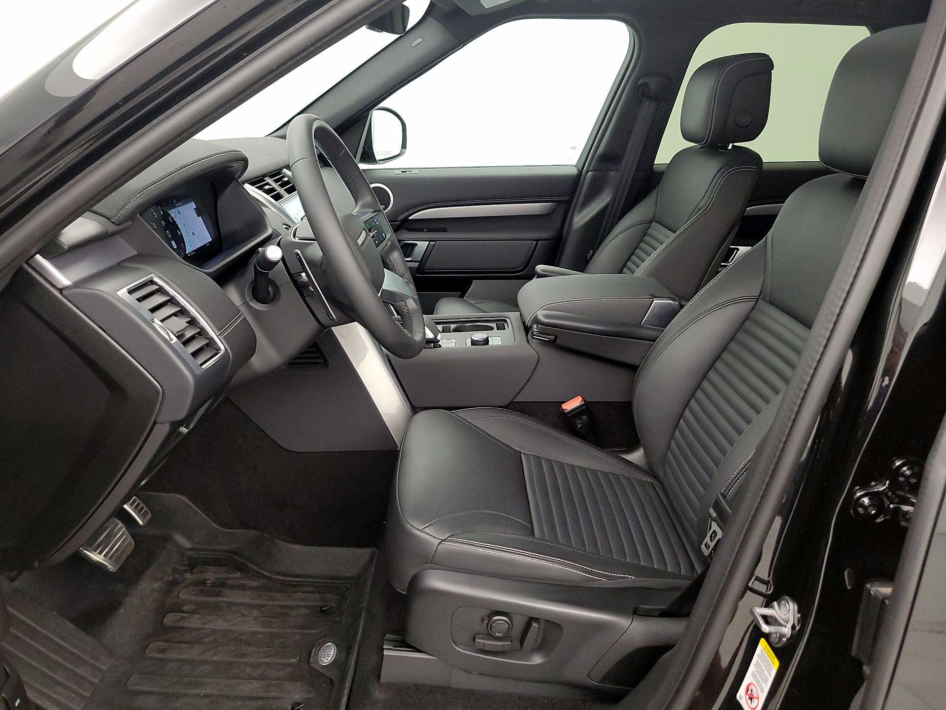 Thumbnail: 2024 Land Rover Discovery - 11