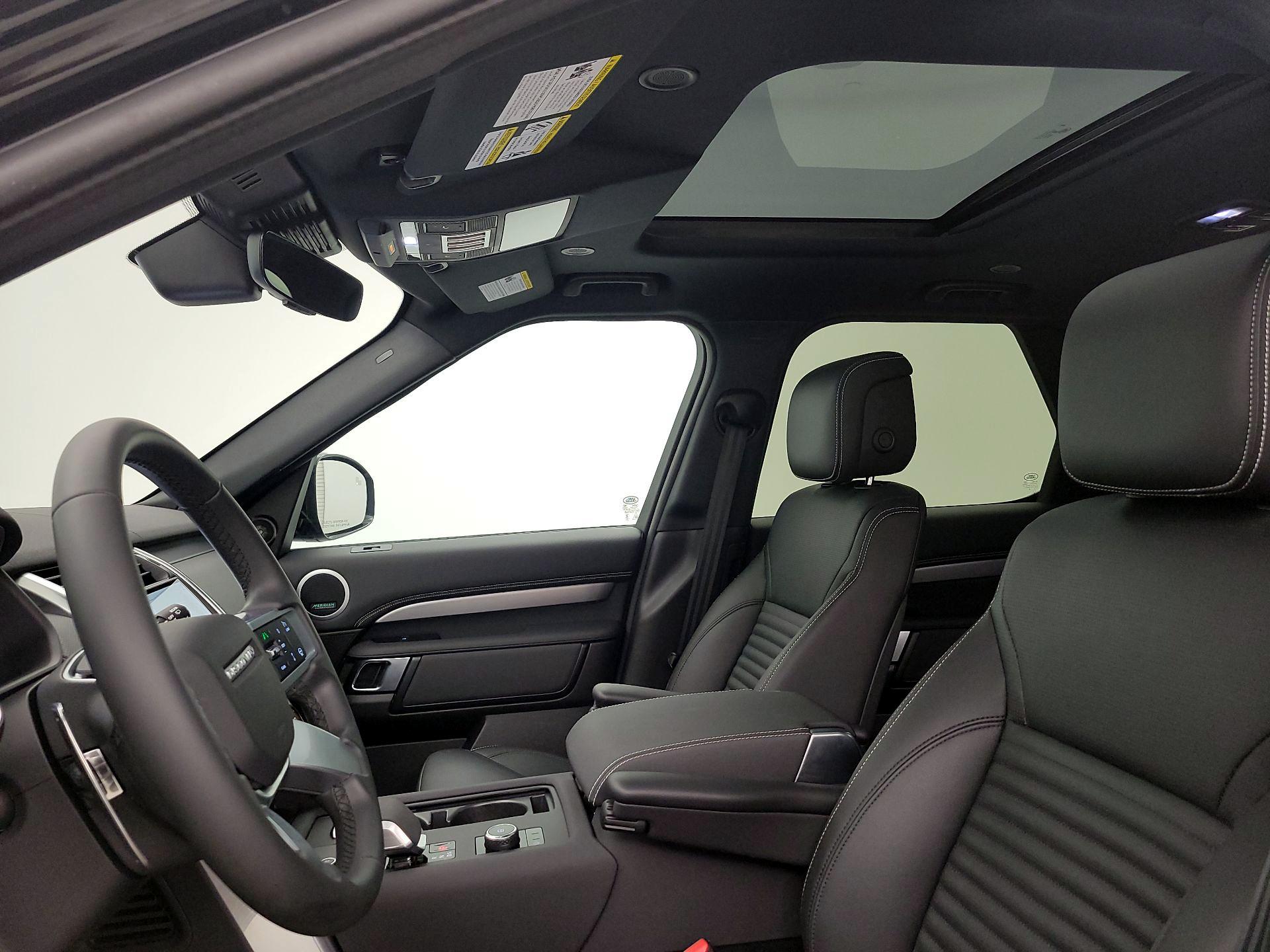 Thumbnail: 2024 Land Rover Discovery - 20