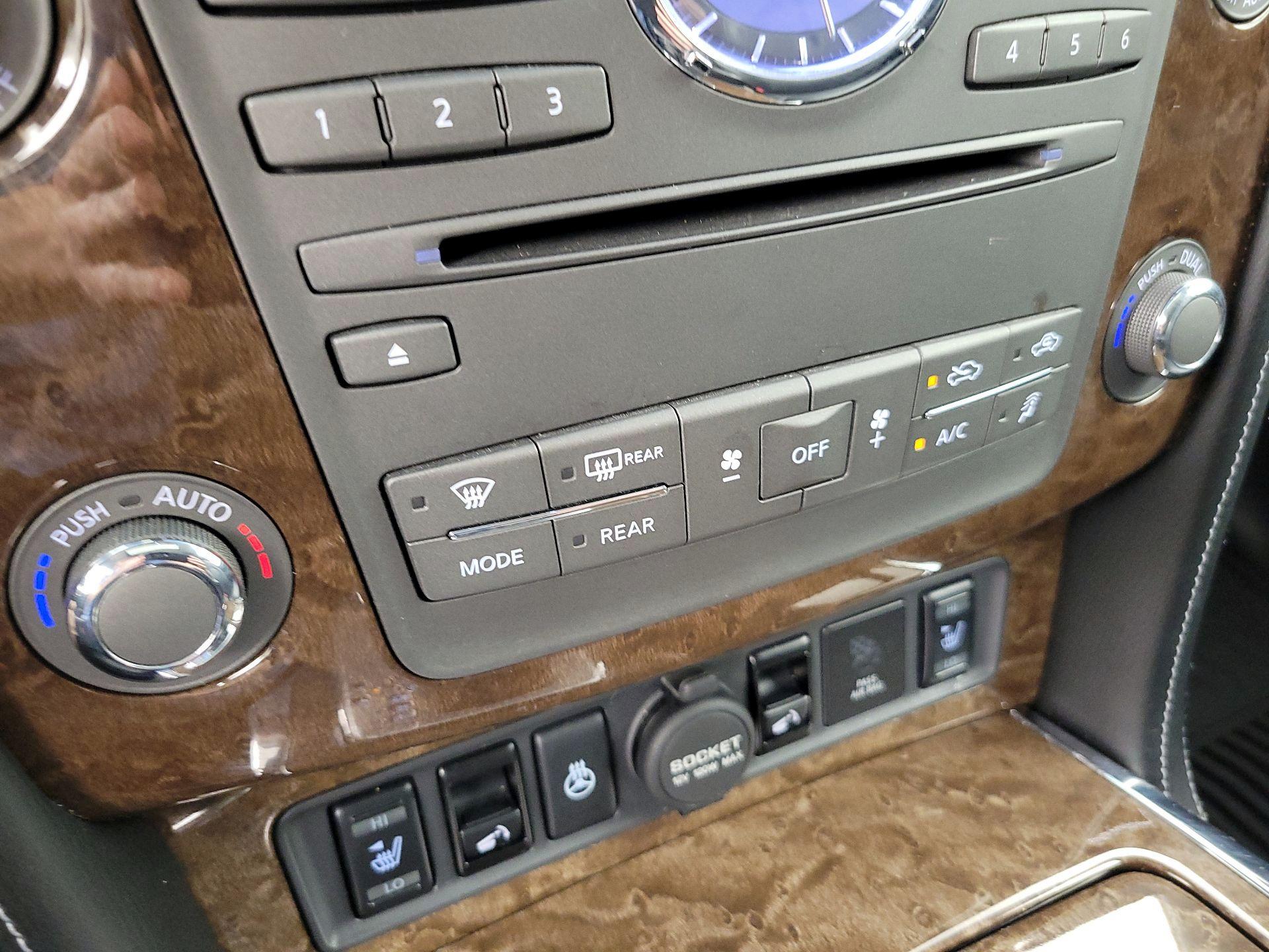 Thumbnail: 2016 INFINITI QX80 - 17
