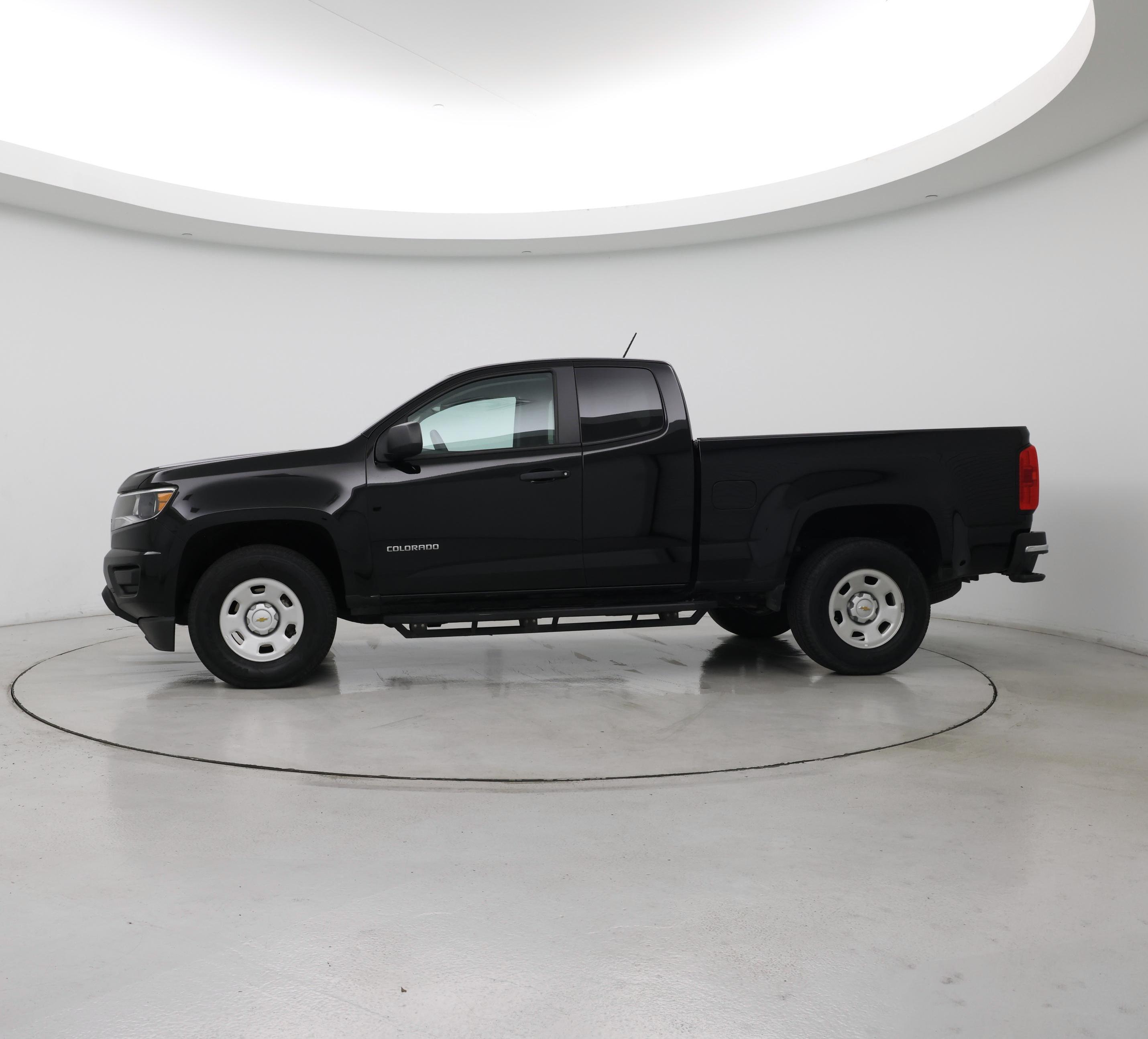Thumbnail: 2020 Chevrolet Colorado - 3