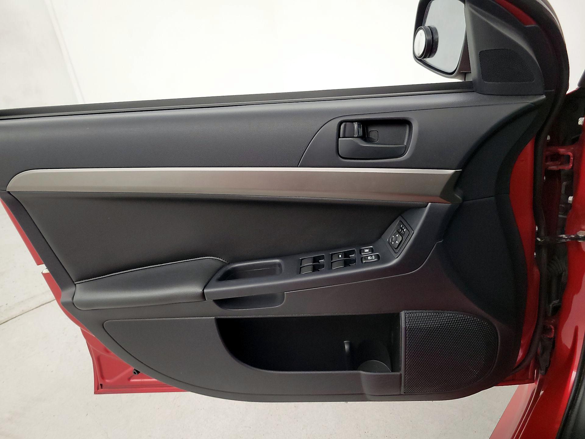 Thumbnail: 2014 Mitsubishi Lancer - 12