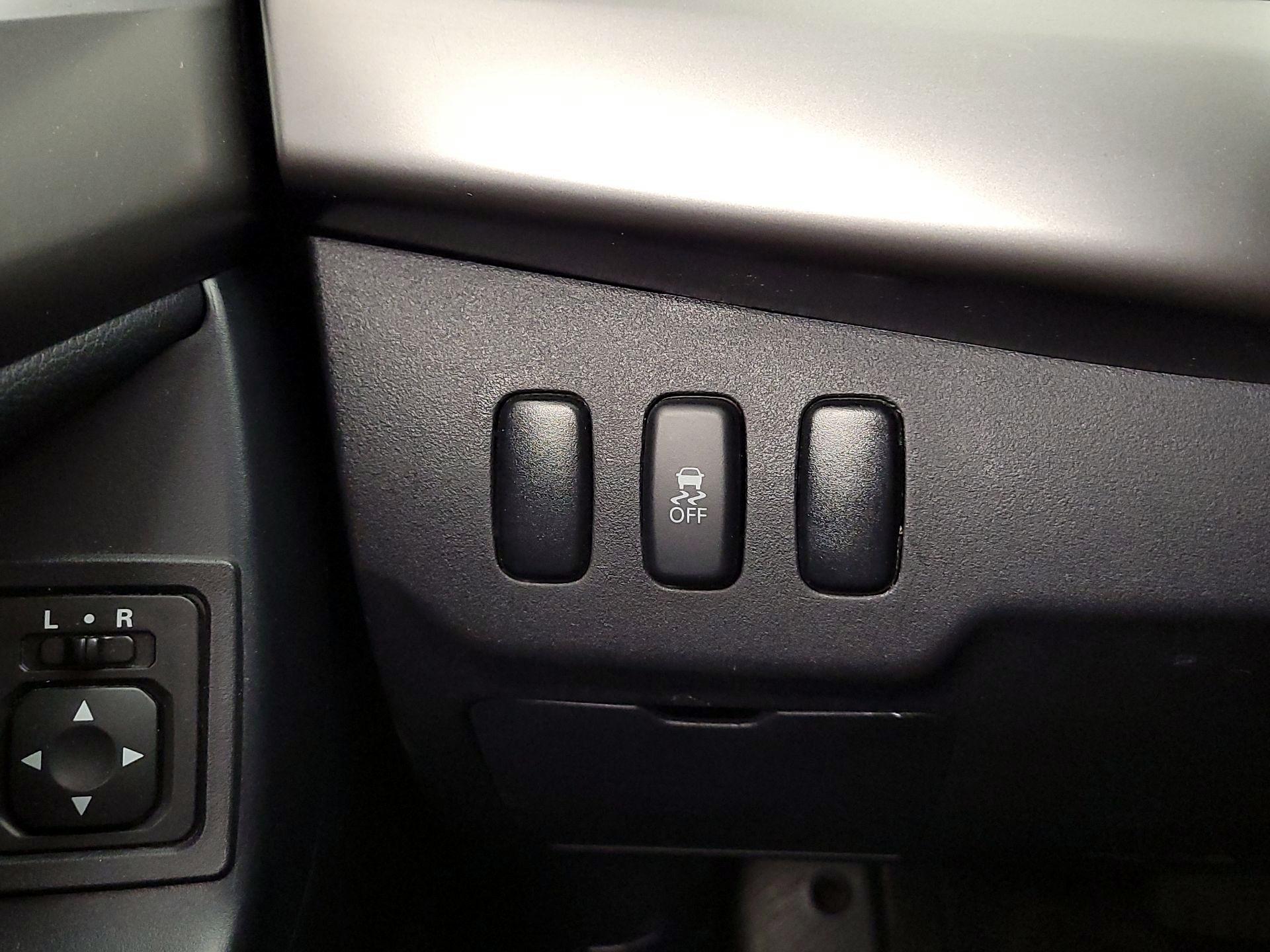Thumbnail: 2014 Mitsubishi Lancer - 13